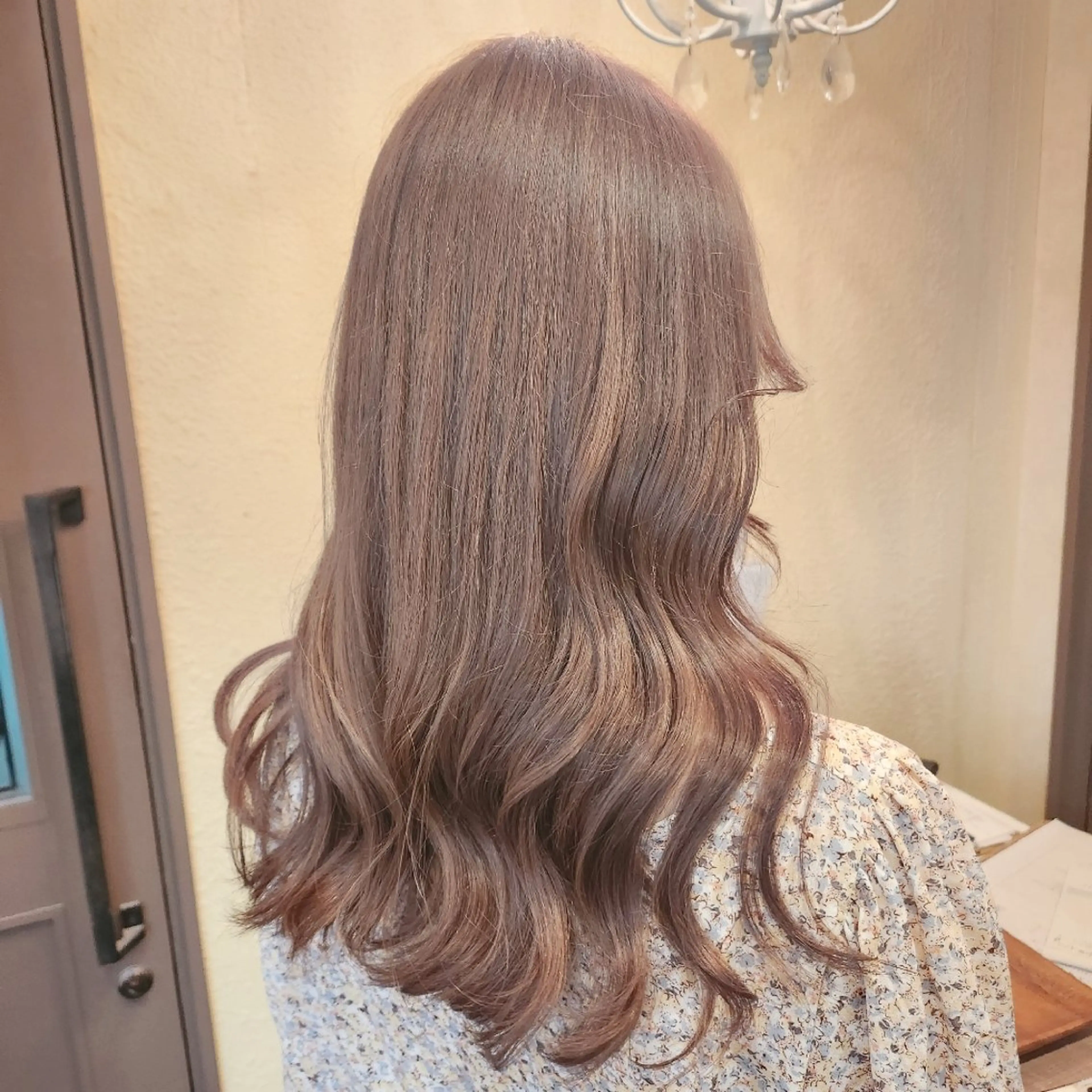 セミロング カラー ヘアアレンジ ブリーチ 田井中 悠紀のヘアスタイル