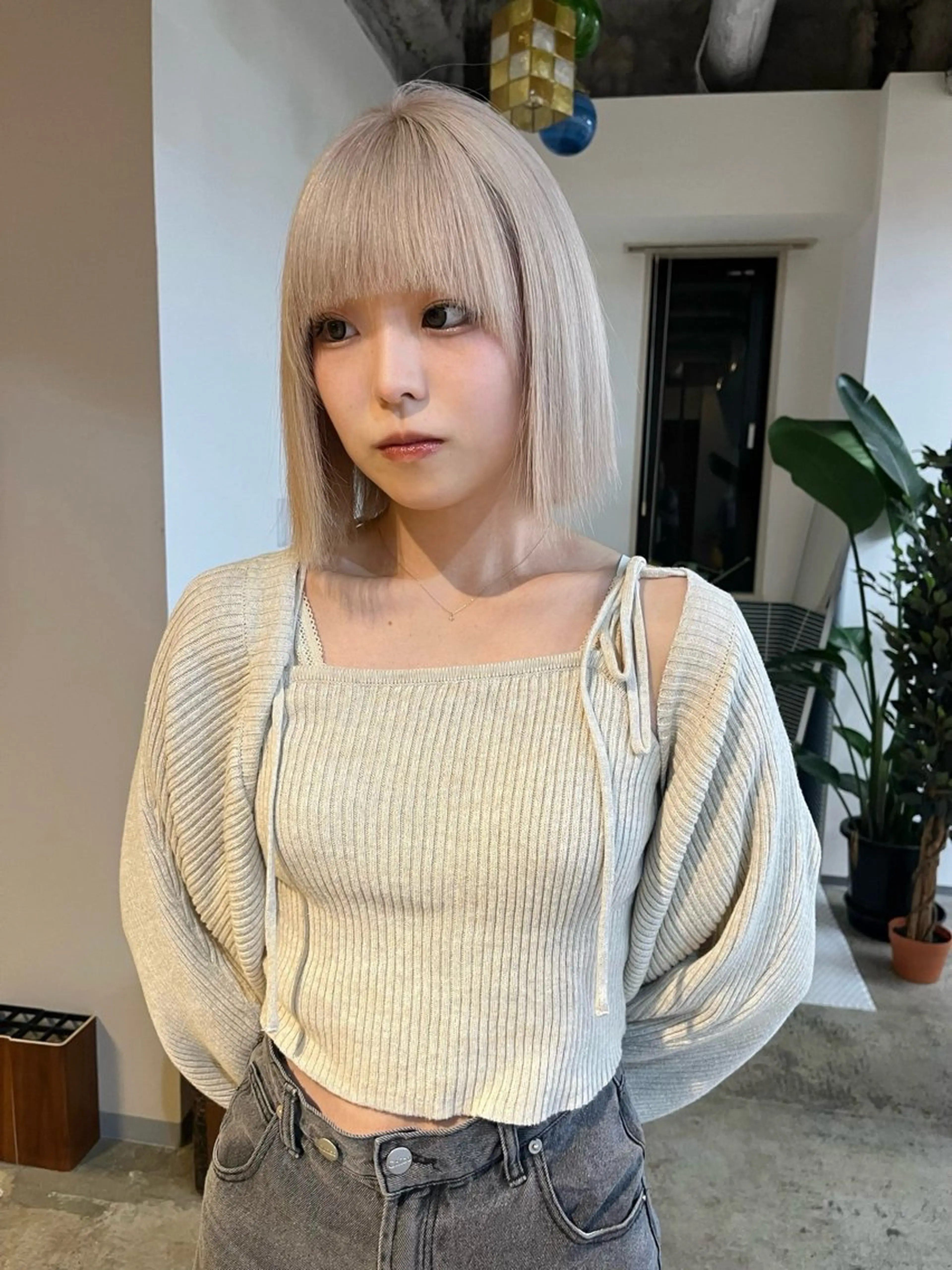 ミディアム カラー ベージュカラー ブリーチ ホワイトベージュ カット ヘアカラー トリートメント 🩷ハイトーン透明感 レイヤー🩷ユリカのヘアスタイル