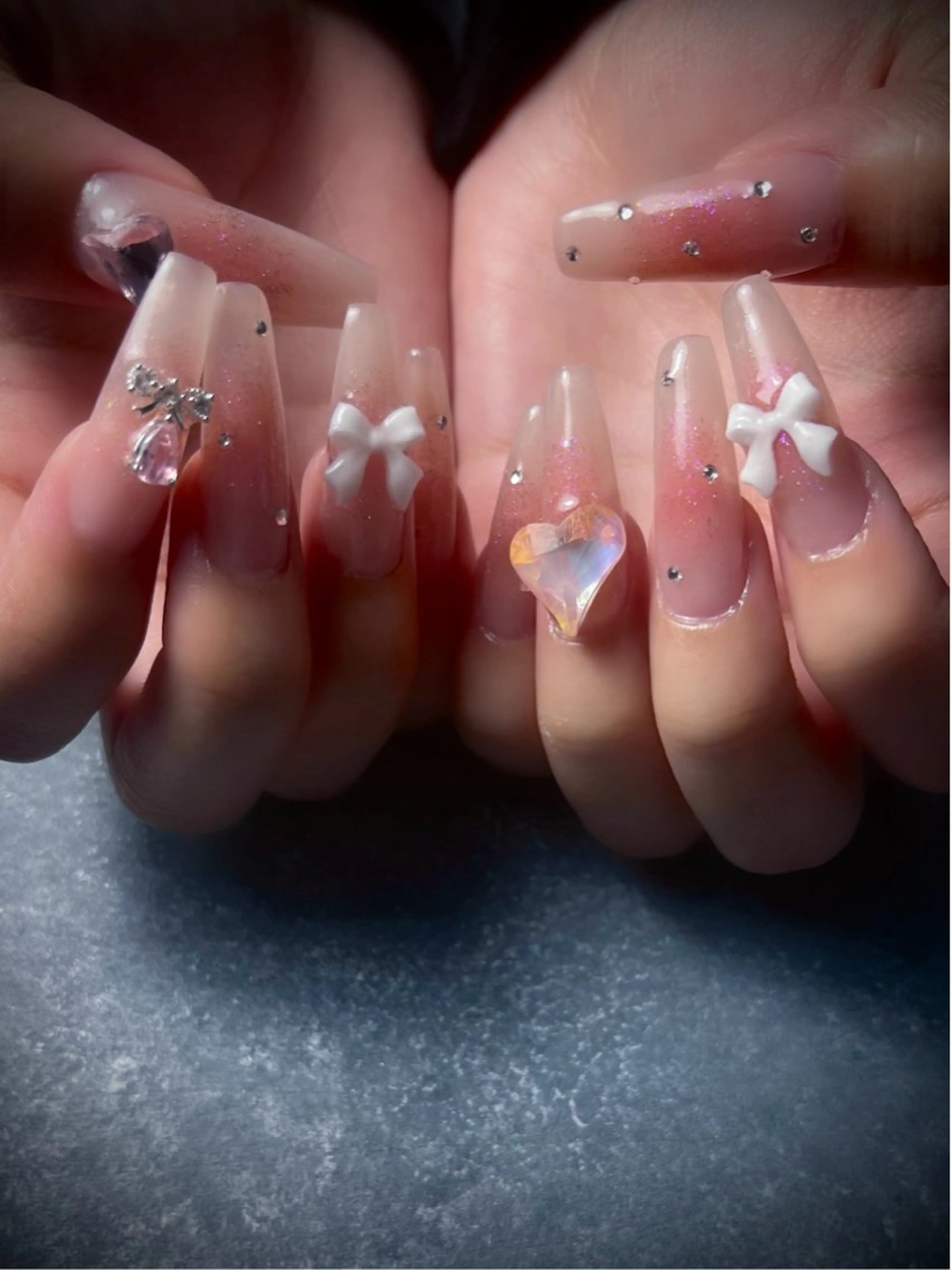 ネイル キラキラネイル ロングネイル マグネットネイル ワンカラーネイル スカルプネイル nine.🦋 YUKOのネイルデザイン