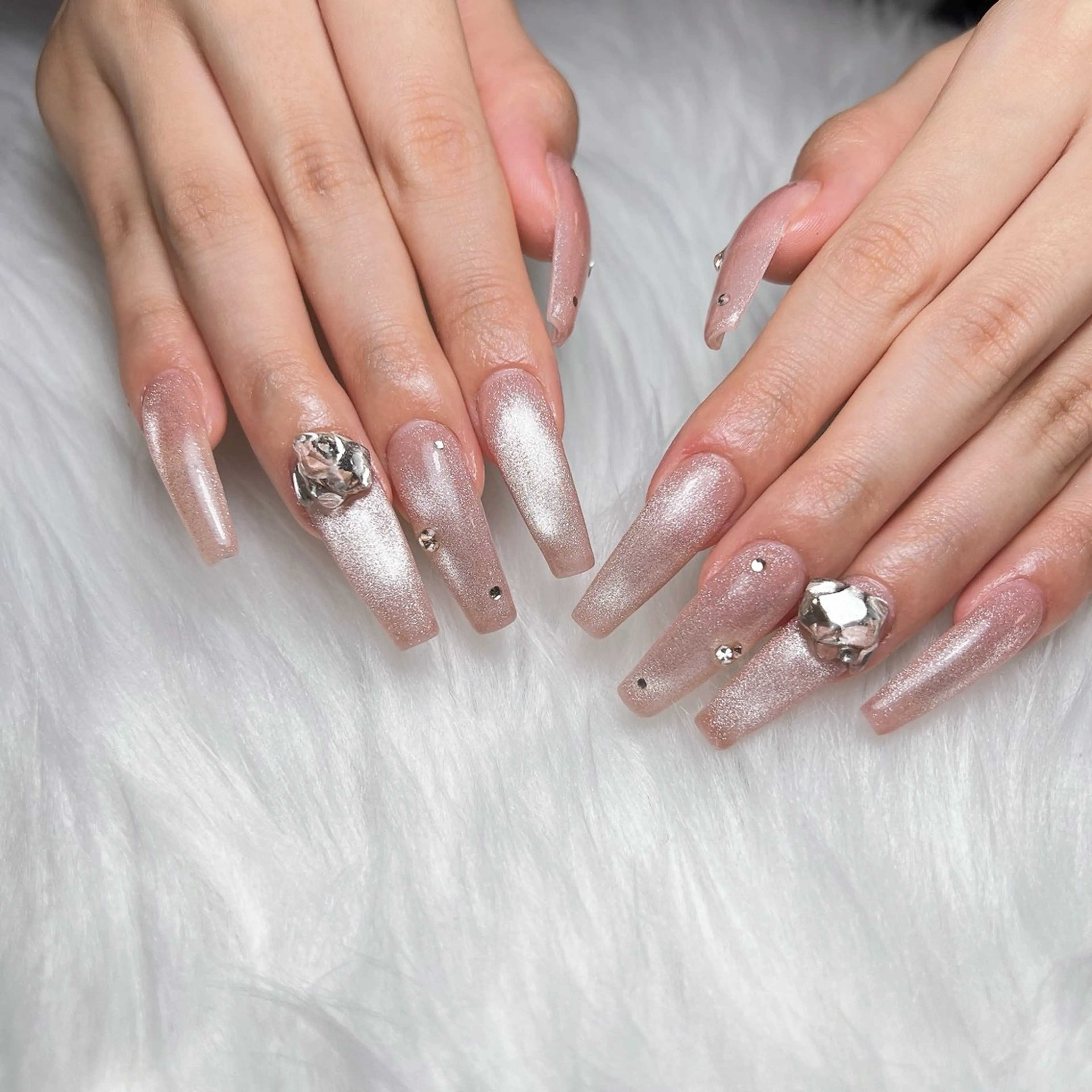 ネイル ハンドネイル lifra Hinaのネイルデザイン