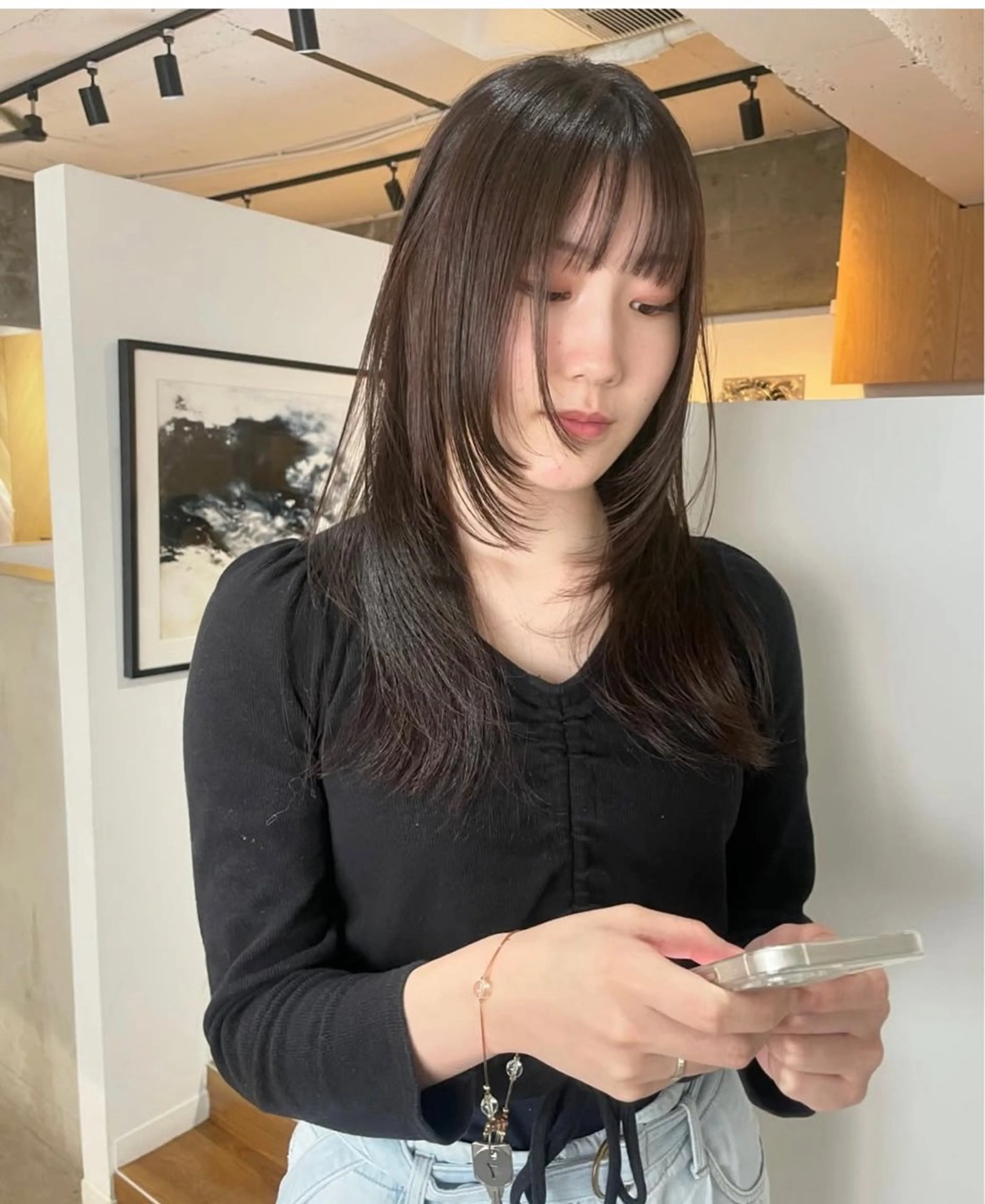 ロング レイヤーカット ロング 高発色ブリーチ/ ハイレイヤー🪽aiのヘアスタイル