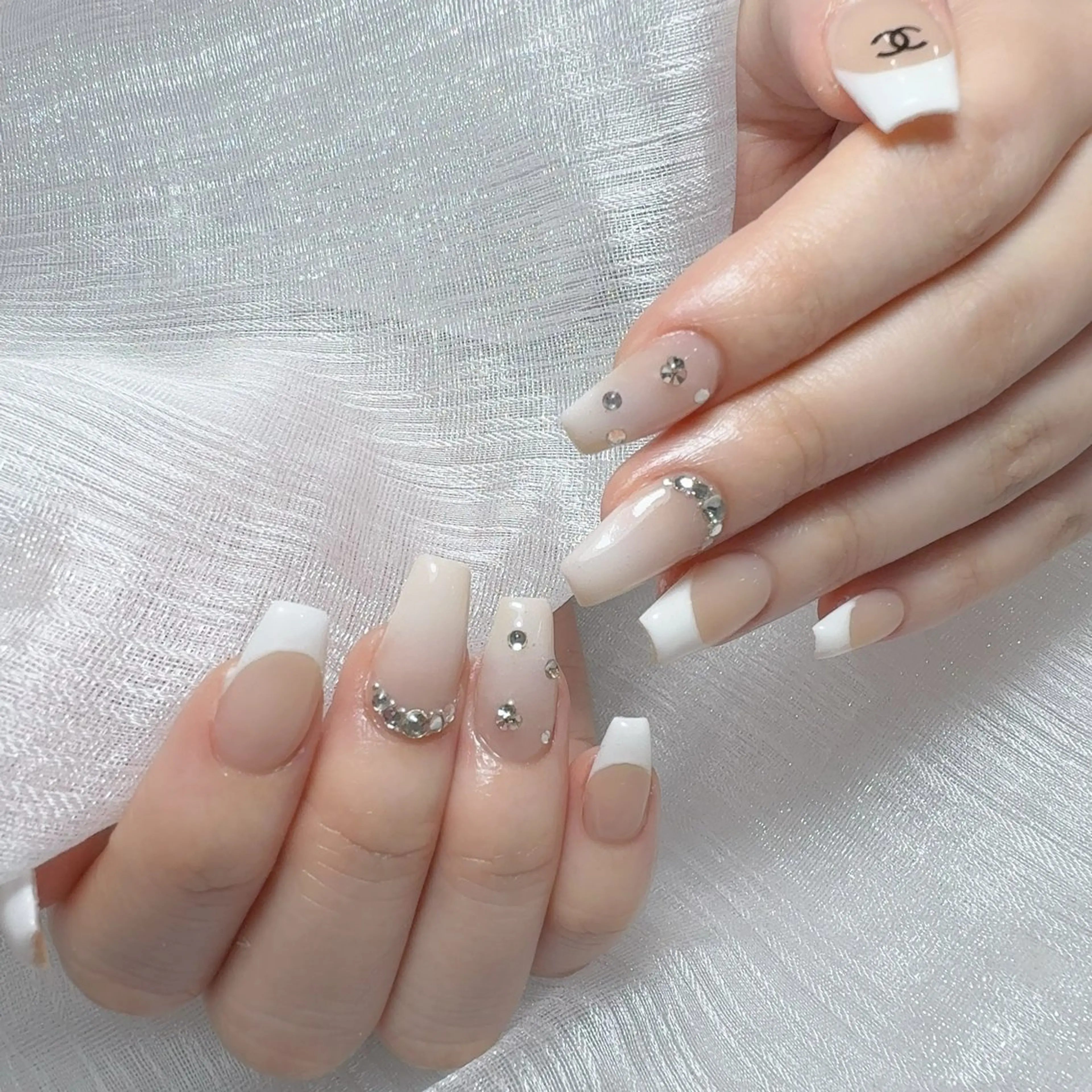 ネイル アートネイル フラッシュネイル フレンチネイル ジェルネイル ガラスフレンチ You&Me Yukiのネイルデザイン