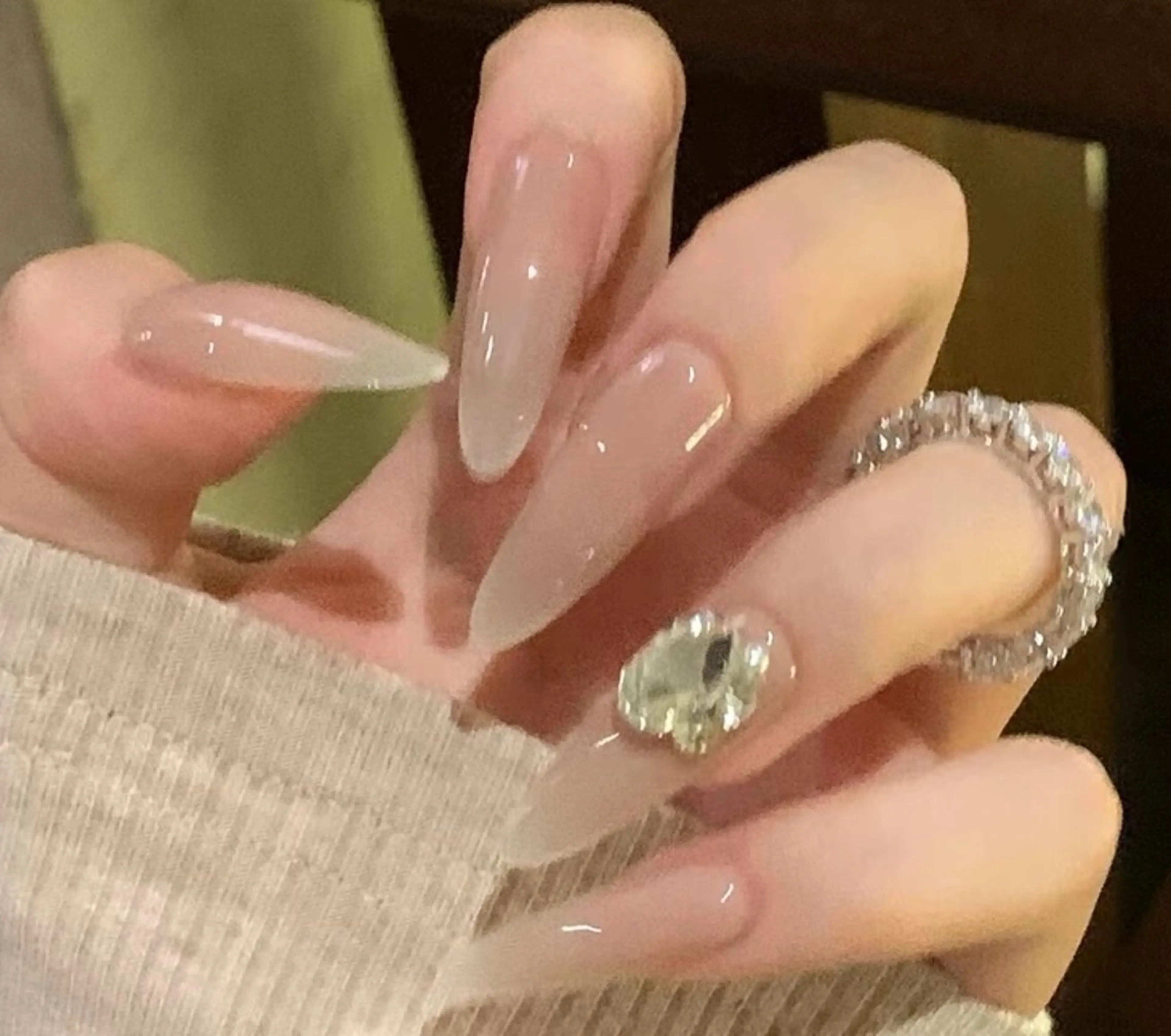 ネイル チークネイル 長さ出し フラワーネイル フレンチネイル ガーリー sun nail池袋 モデル募集のネイルデザイン