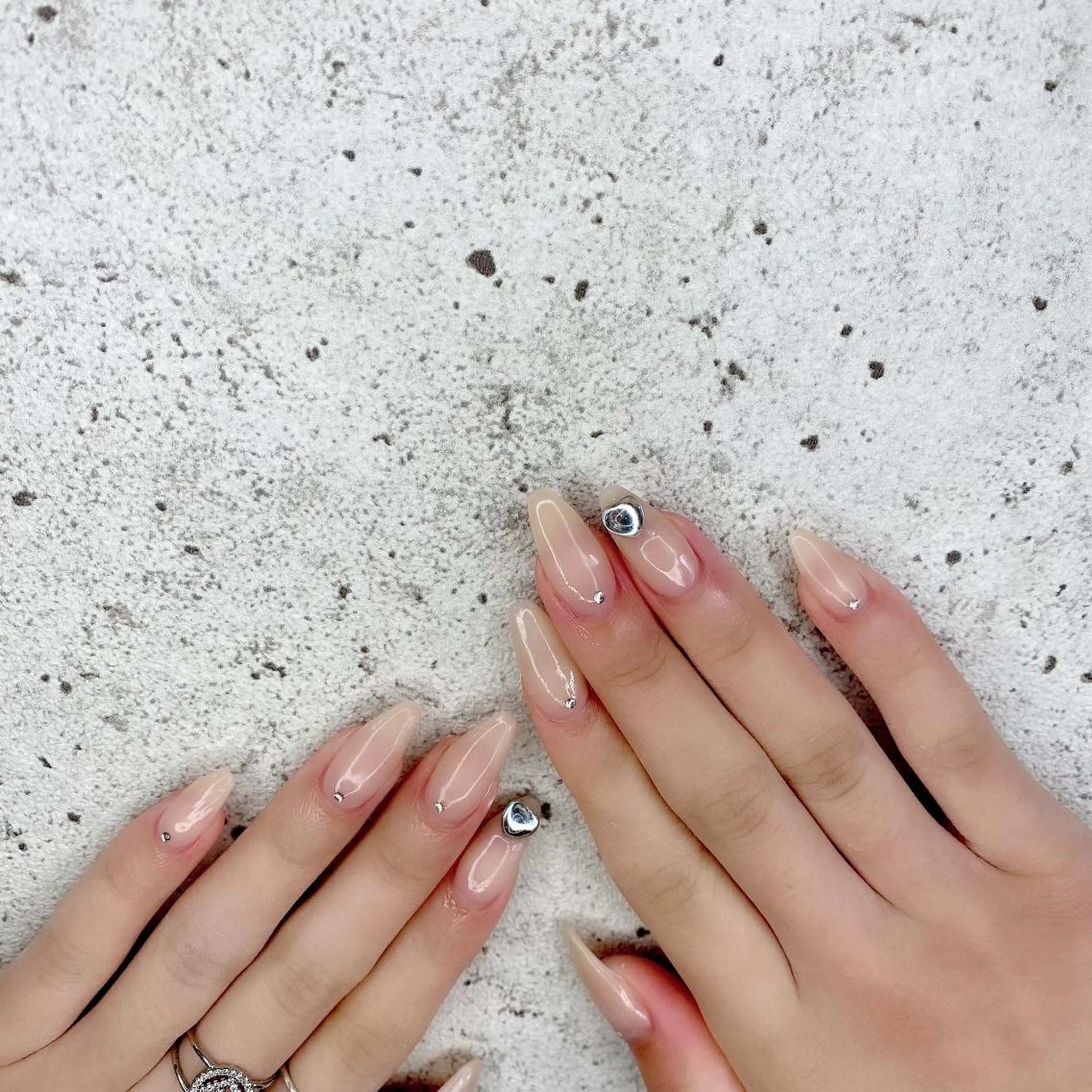 ロング カラー パーマ ヘアアレンジ メンズ キッズ ネイル マツエク・マツパ アイブロウ ベージュカラー ナチュラル ロング ハート ロングネイル ハンドネイル Salon Ｋのネイルデザイン