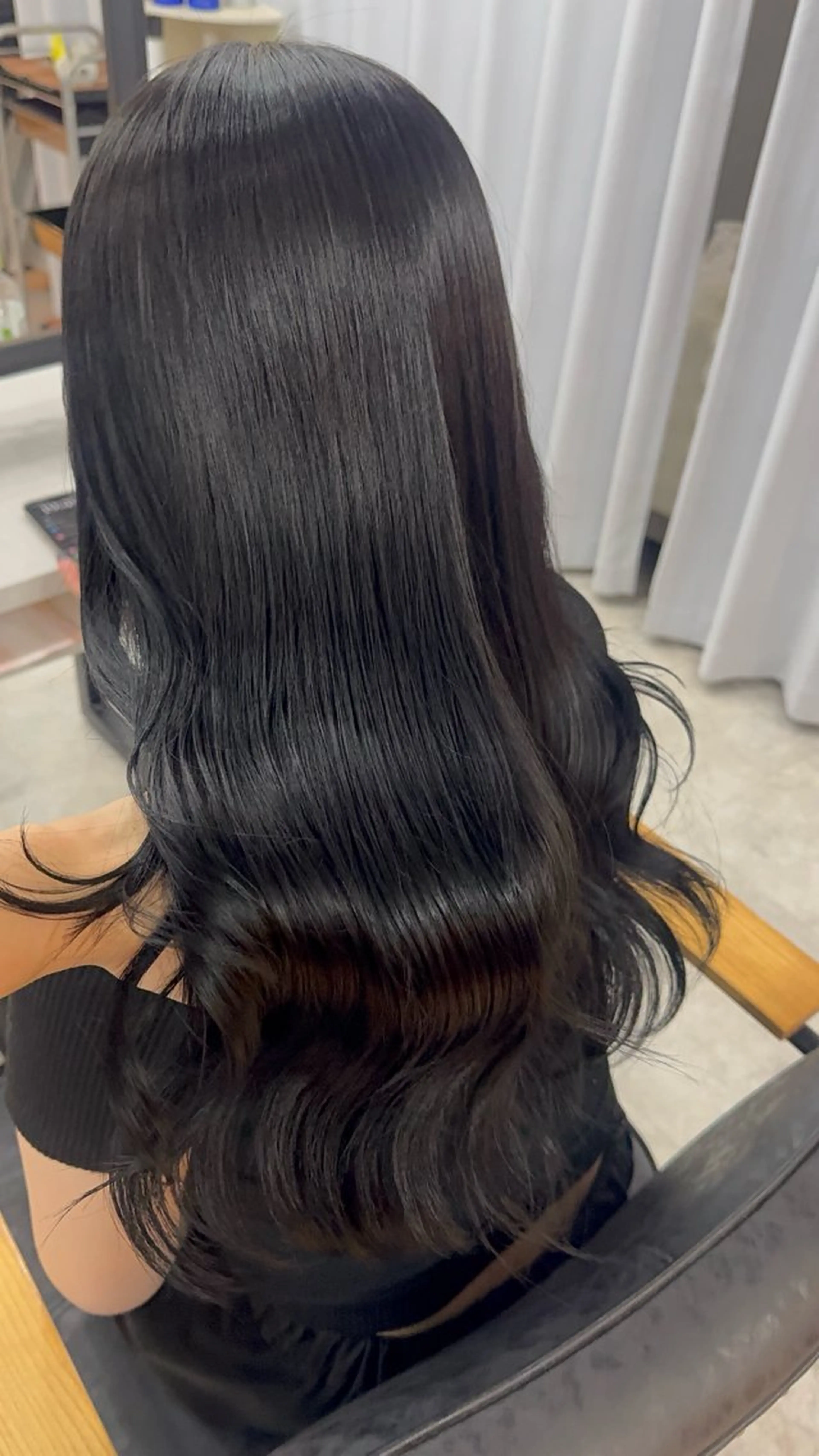 ロング カラー アッシュ アッシュブラウン ベージュカラー 黒髪 ブリーチ カット ヘアカラー トリートメント 赤み無し柔らかカラー 【梅田】madokaのヘアスタイル