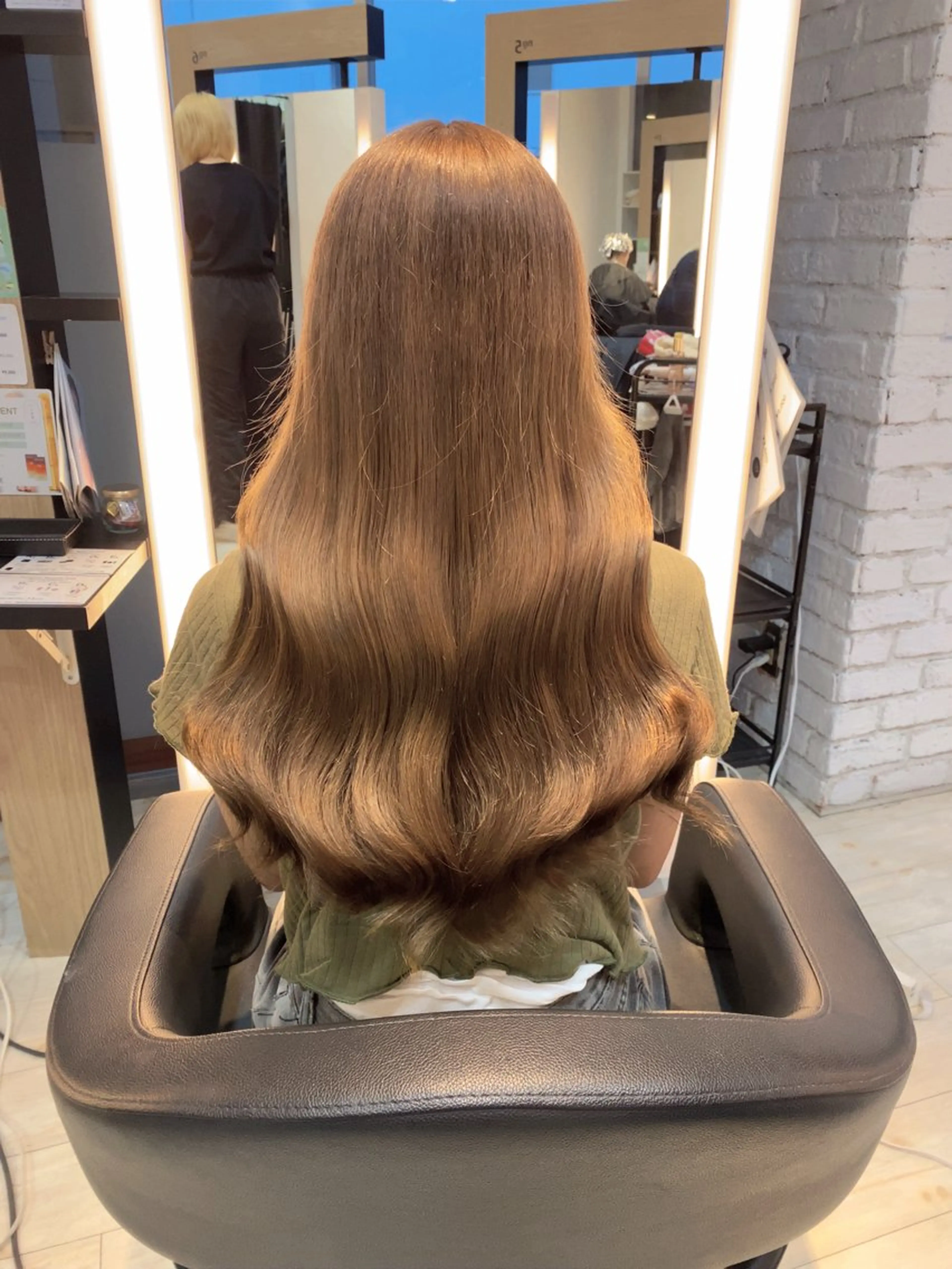 【艶髪を目指したい方❣️】1ブリーチ＋カラー＋髪質改善トリートメントの写真