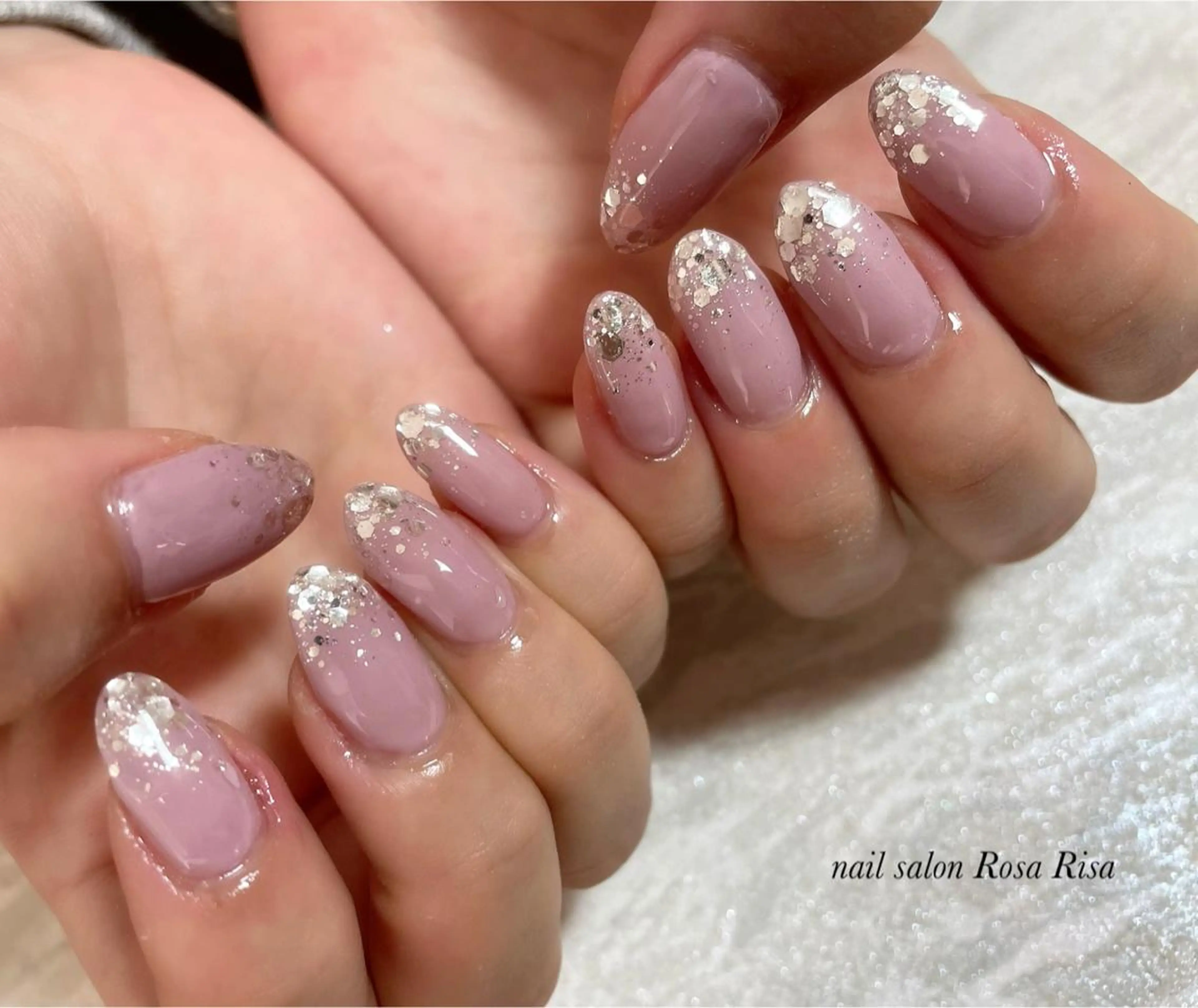 セミロング ネイル ラメ(グリッター) ハンドネイル ネイルスタジオ シェイクユアハンズのネイルデザイン
