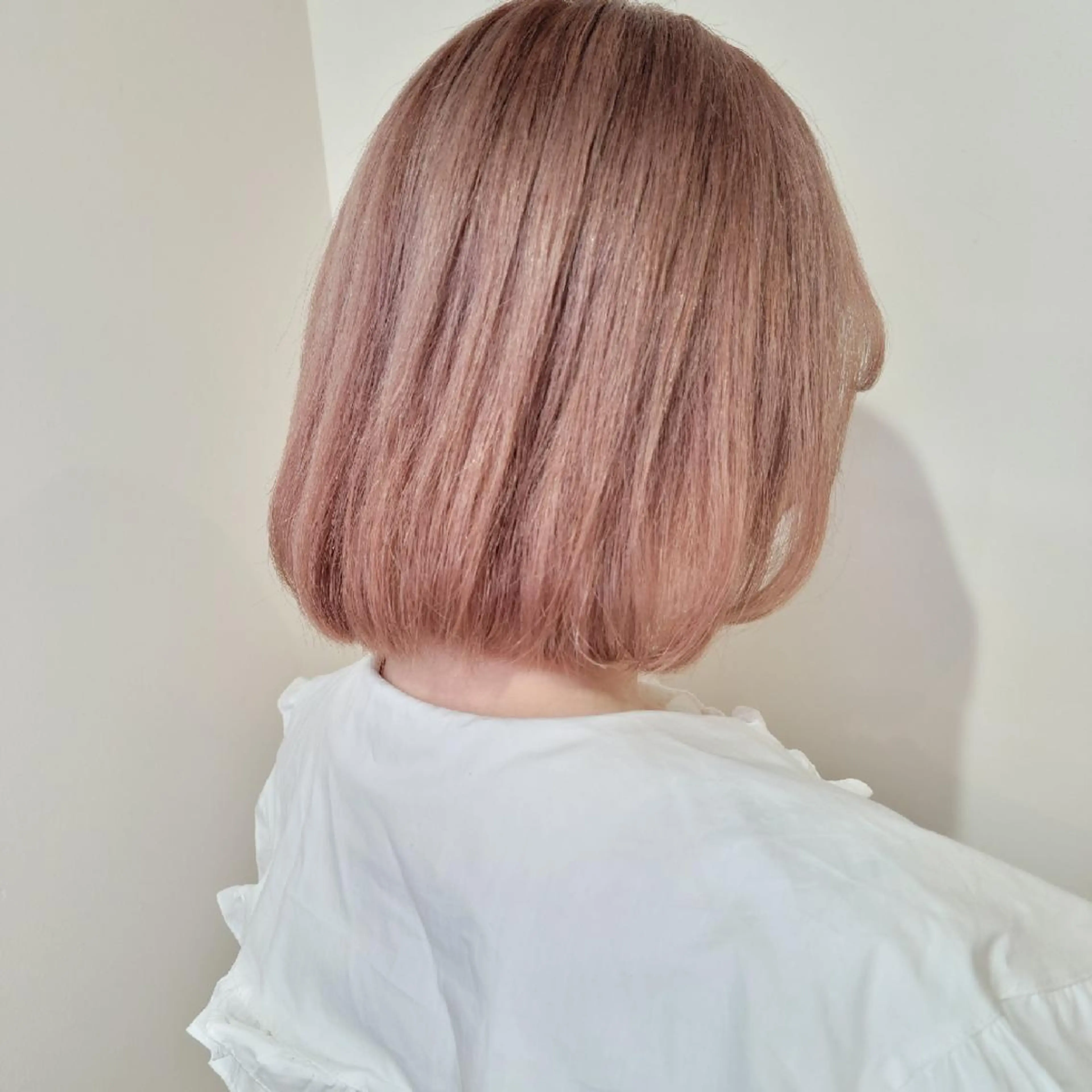 ショート カット ヘアカラー トリートメント 🇰🇷透明感×ハイ トーン🌟tomoのヘアスタイル