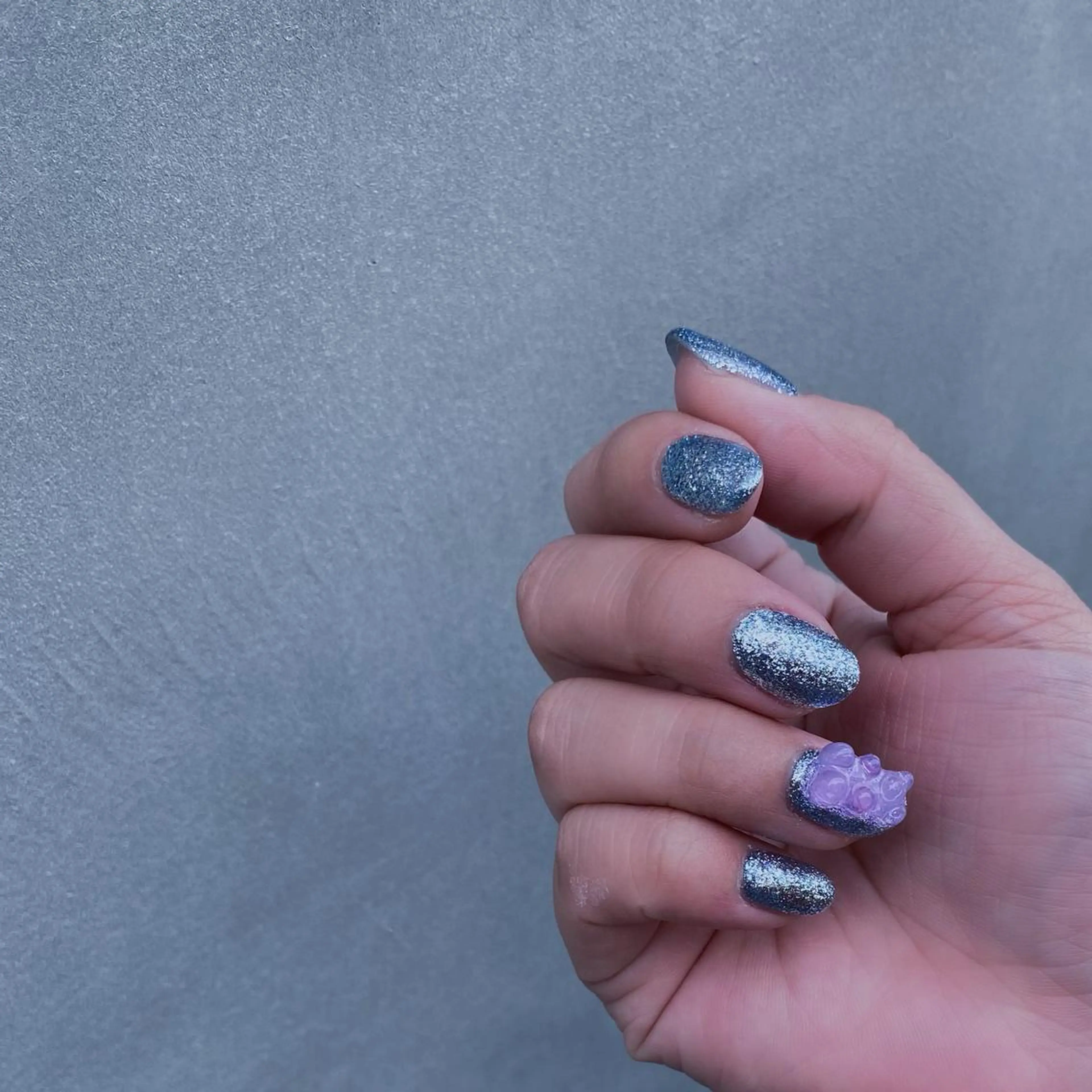 ネイル アートネイル ブルー 氷ネイル・うるうるネイル 韓国ネイル ラメ(グリッター) To Me Nail所属・🩵 mei🩵のネイルデザイン