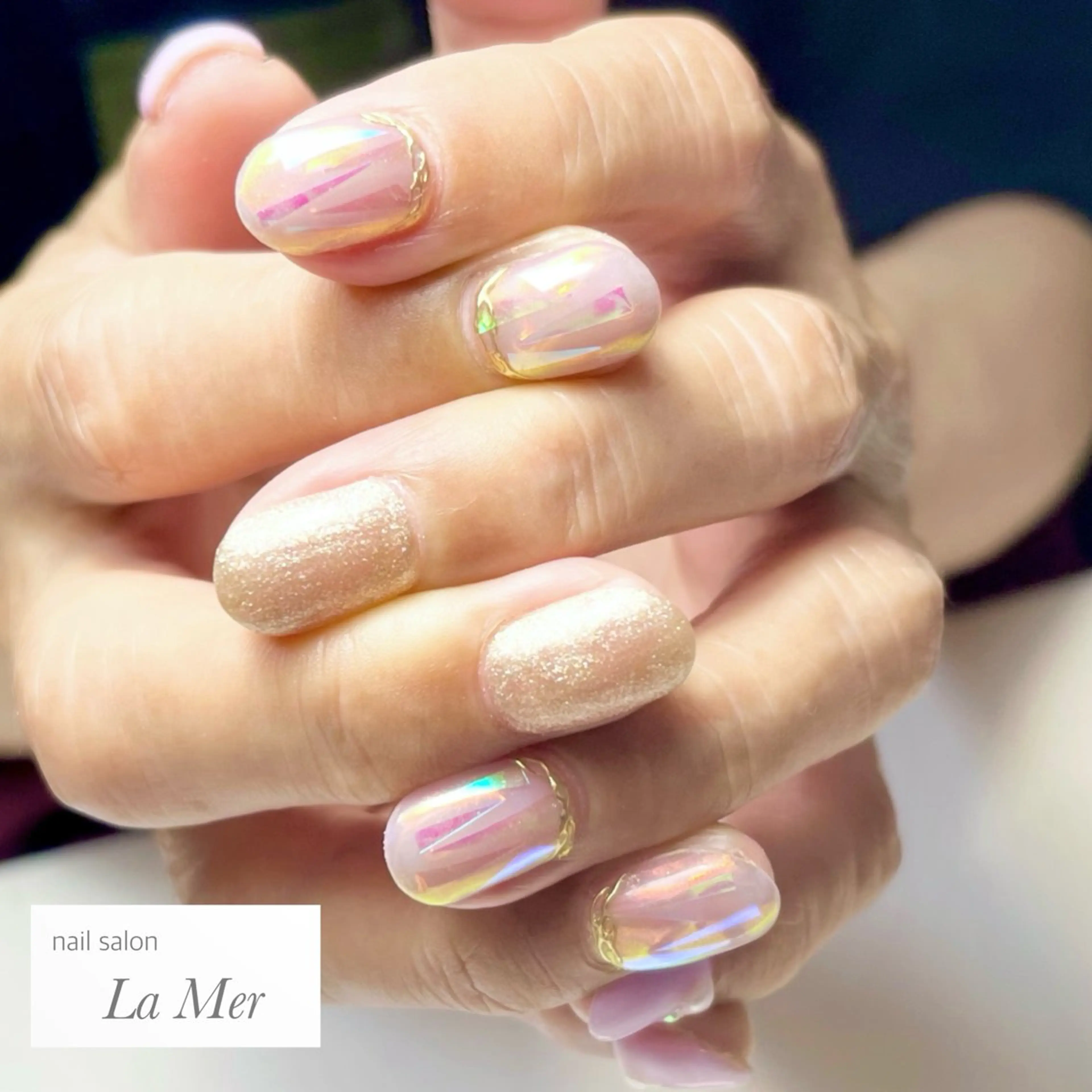 ネイル オーロラネイル ゴールド ラメ(グリッター) ミラーネイル パープル ハンドネイル nailsalon La Merのネイルデザイン
