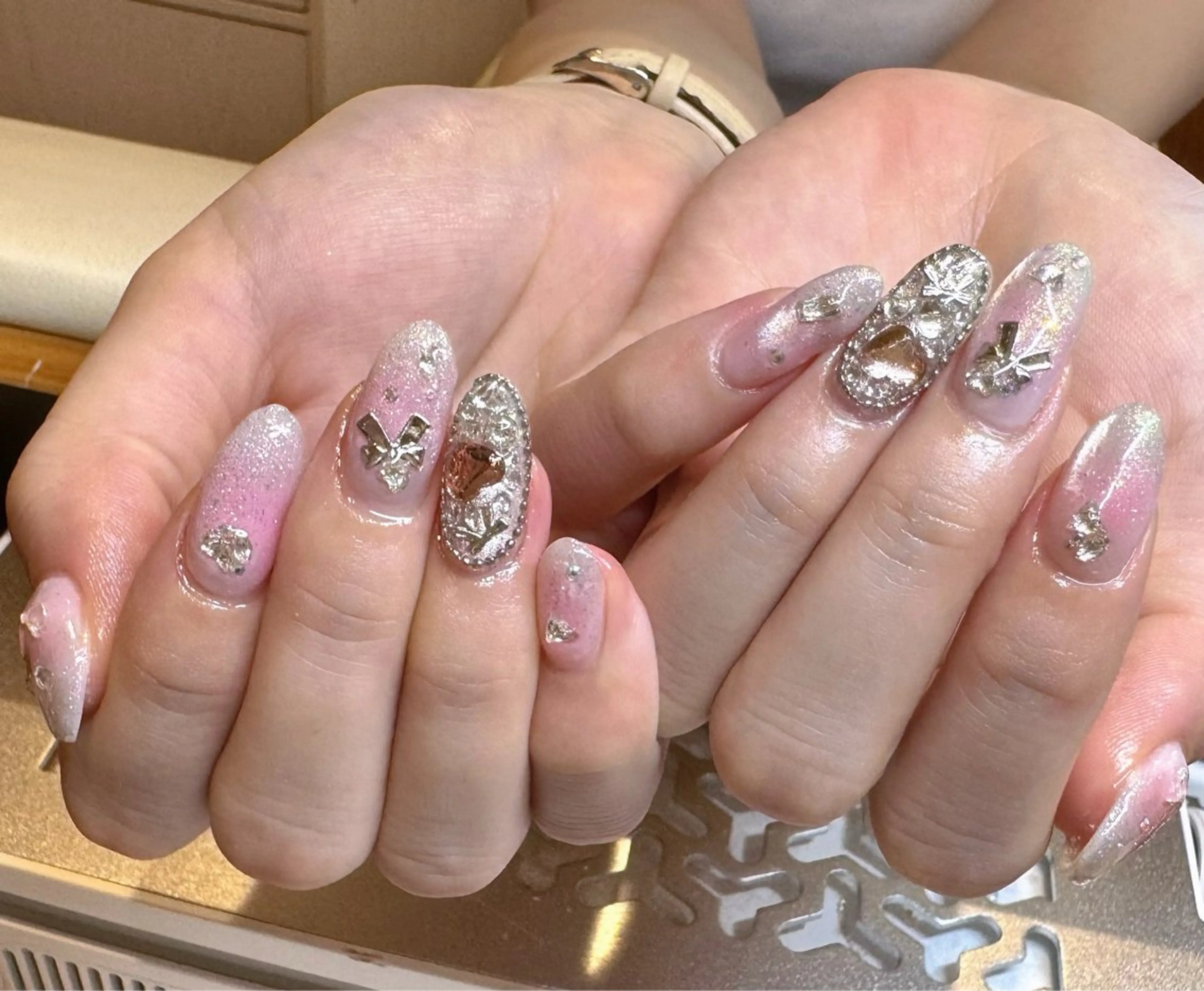 ネイル べっ甲ネイル ボルドー ブラウン マグネットネイル ニュアンスネイル ハンドネイル RinRin　nail所属・孔 ジンシェンのネイルデザイン