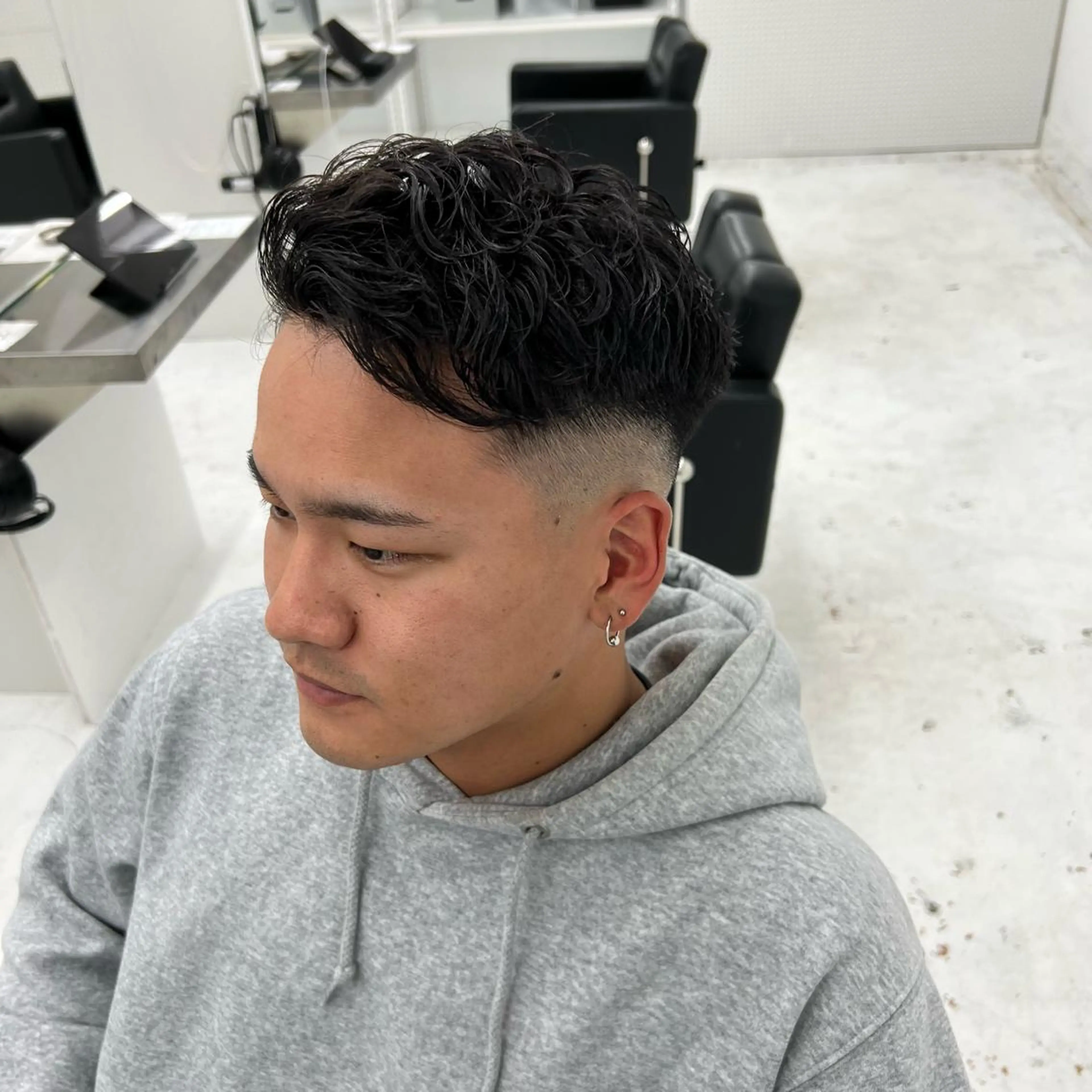 パーマ メンズ 豊崎 佑輔のヘアスタイル