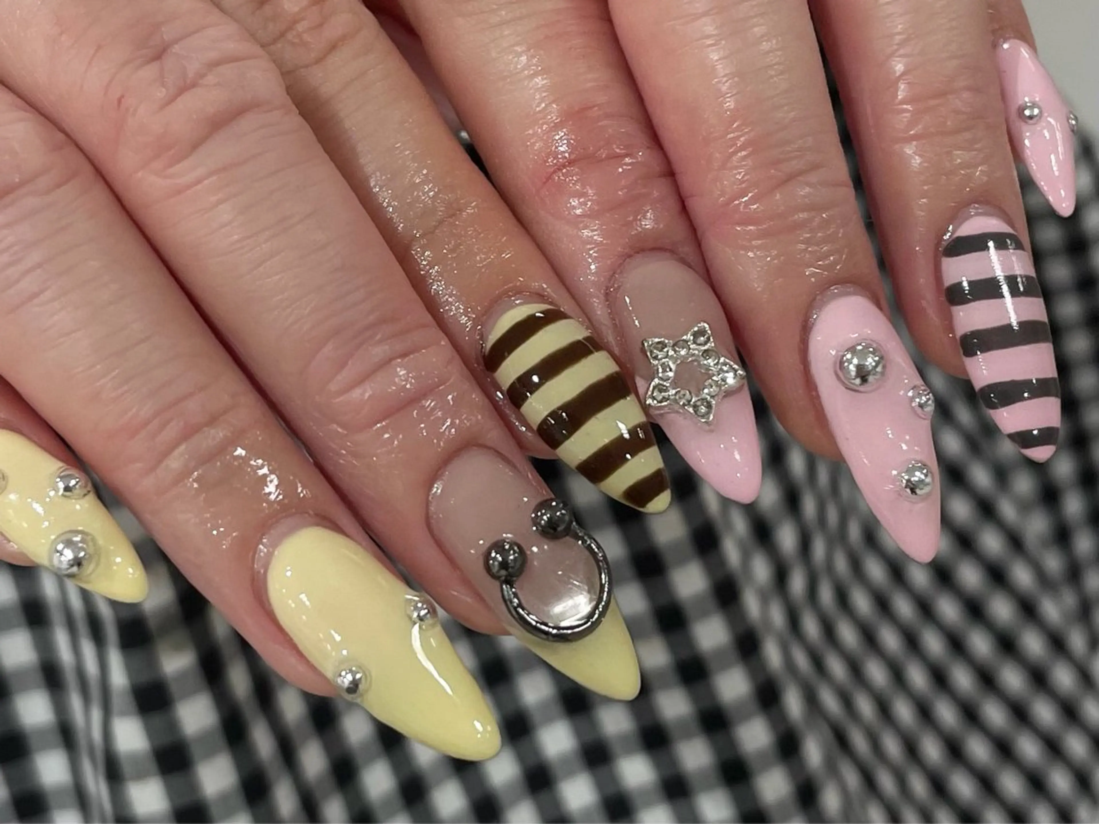 ロング 尾張 玖羽のネイルデザイン