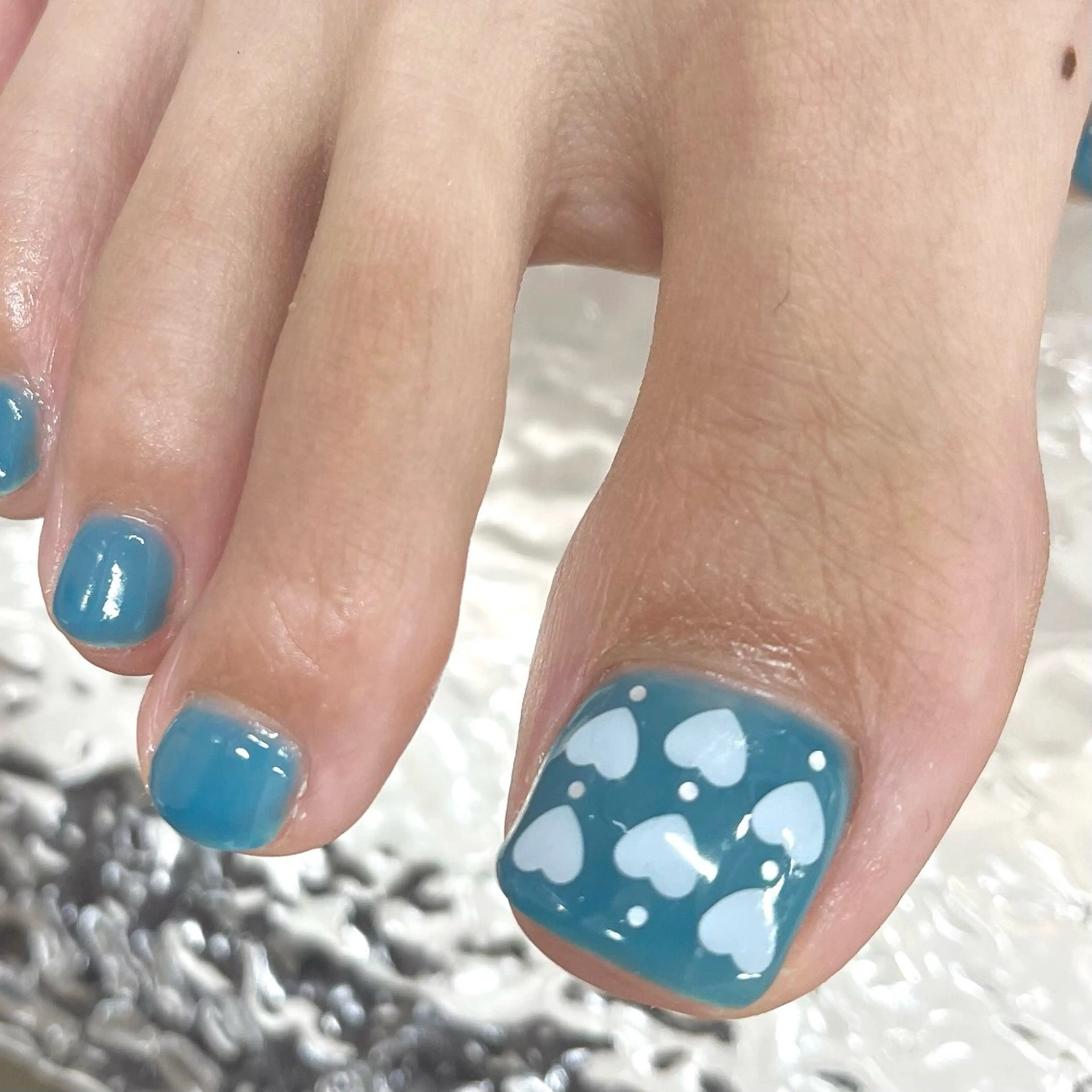 ネイル アートネイル フットネイル フレンチネイル ジェルネイル グラデーション フットネイル Bianca市ヶ谷店 Aiuraのネイルデザイン