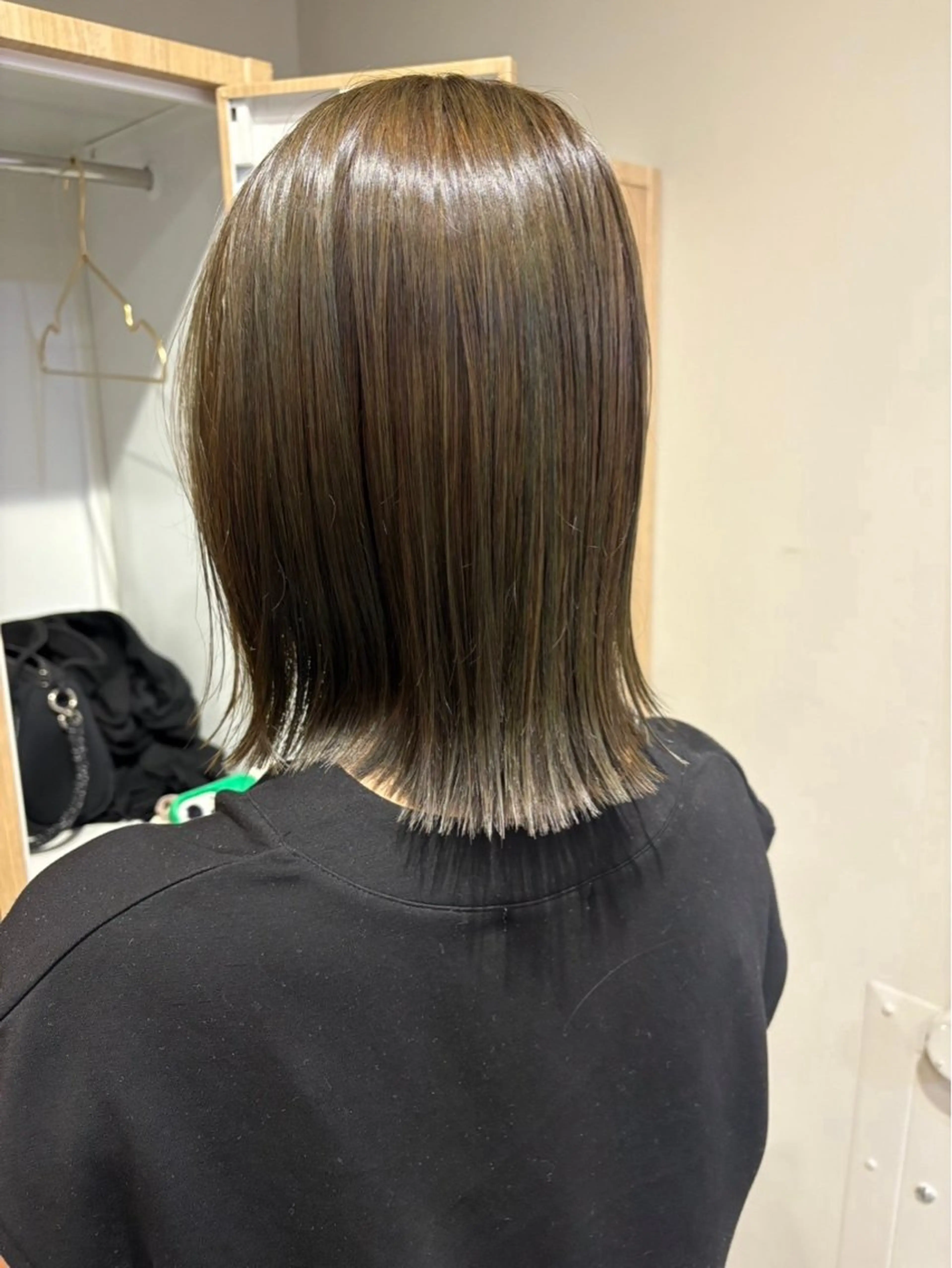 ミディアム レイヤーカット LOREN＋透明感 オリーブhirokoのヘアスタイル