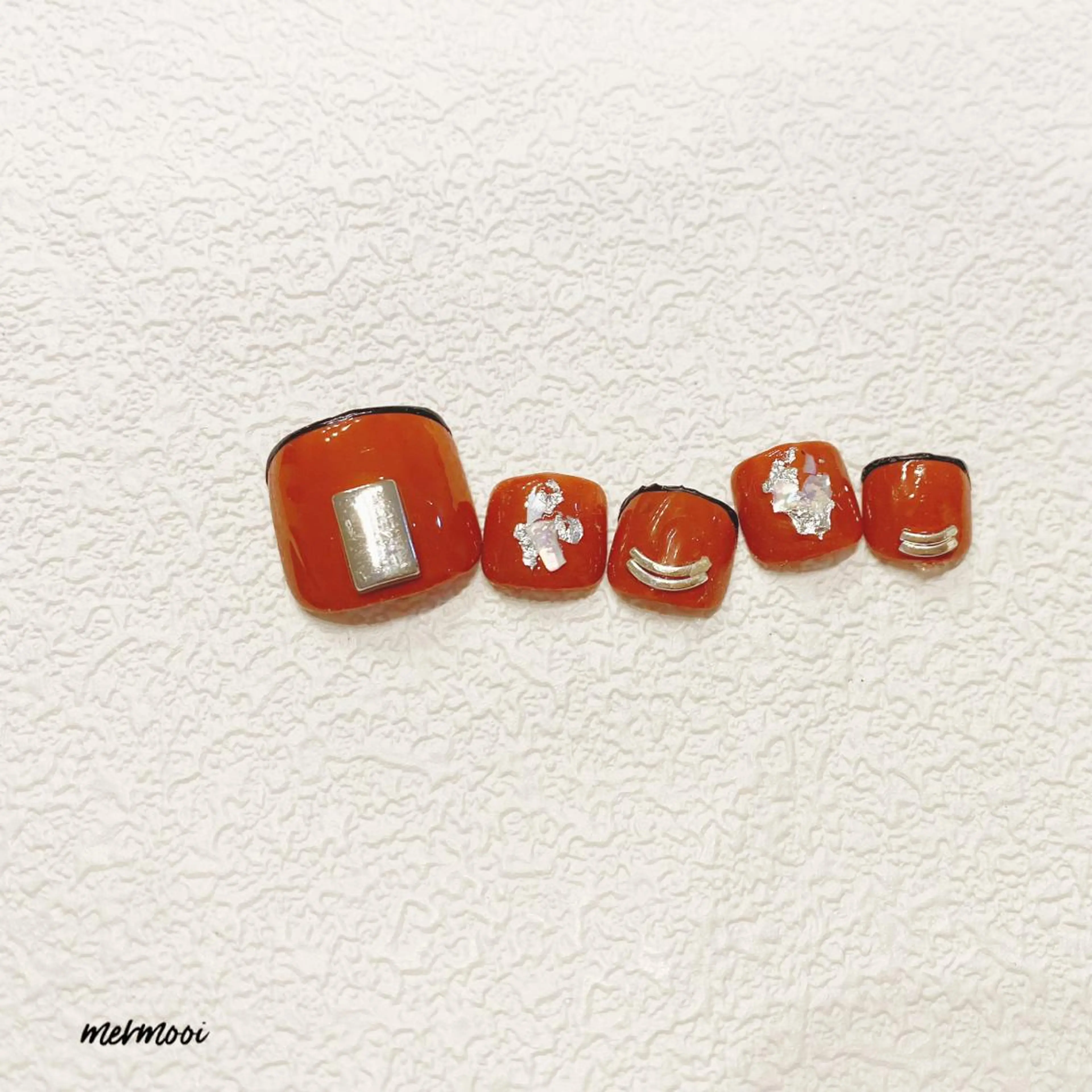 ネイル フットネイル シルバー melu所属・melu yukikoのネイルデザイン