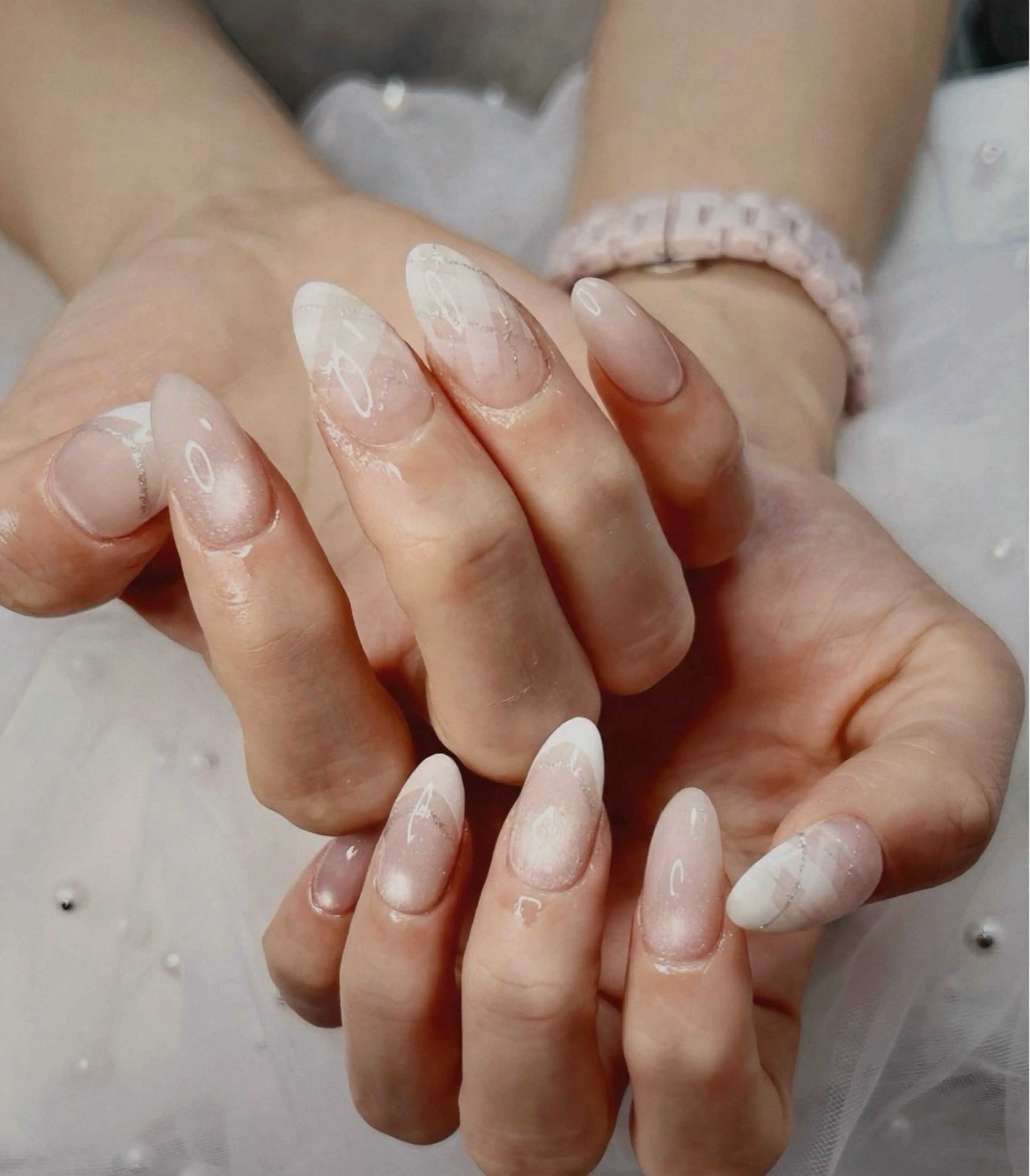 ネイル オーロラネイル 長さ出し フットネイル 韓国ネイル ラメ(グリッター) 👍thumbs up nail👍のネイルデザイン