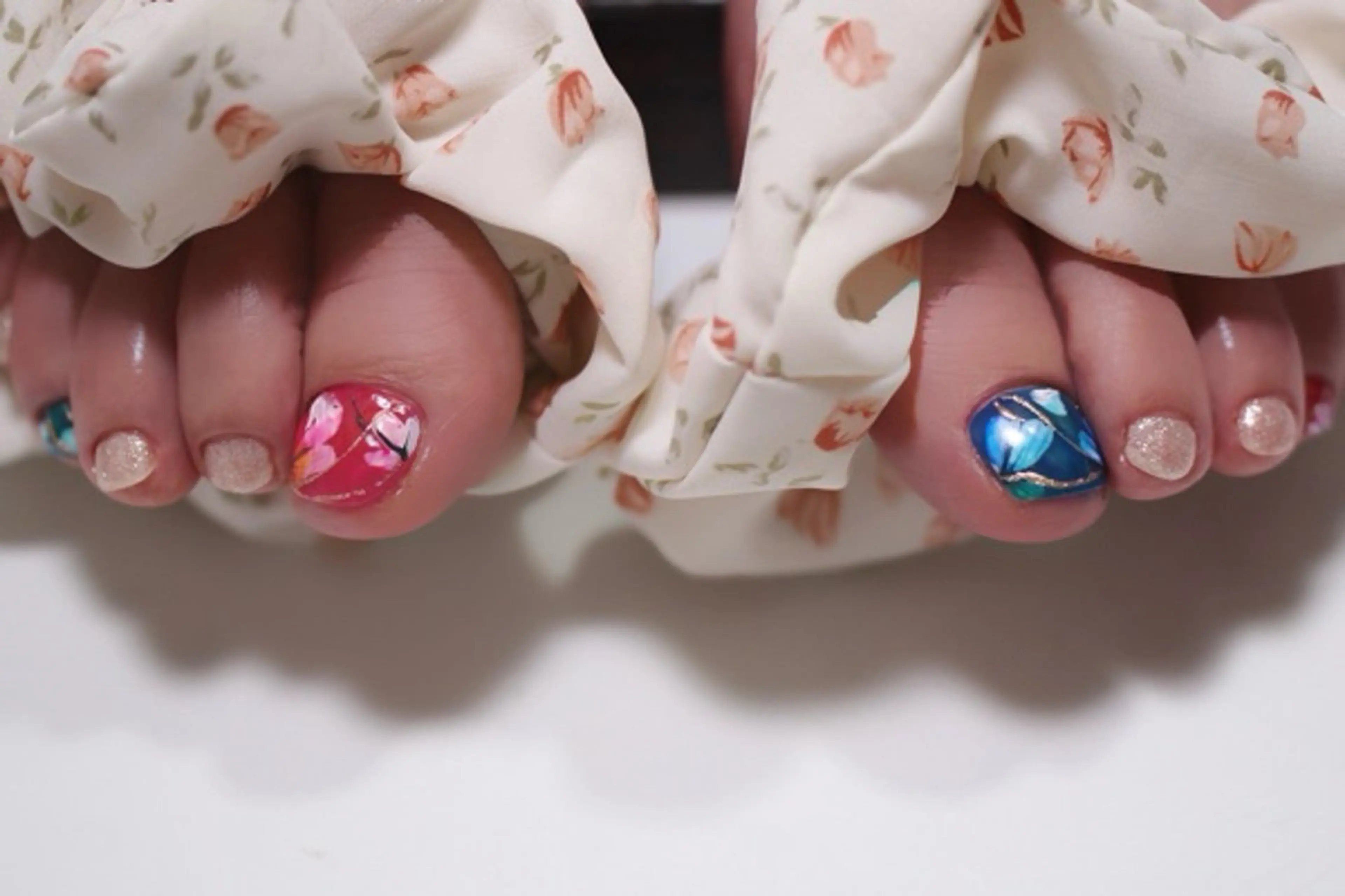 ネイル アートネイル フラワーネイル フットネイル ジェルネイル ニュアンスネイル ママリンド　志村坂上店所属・しみ えんのネイルデザイン