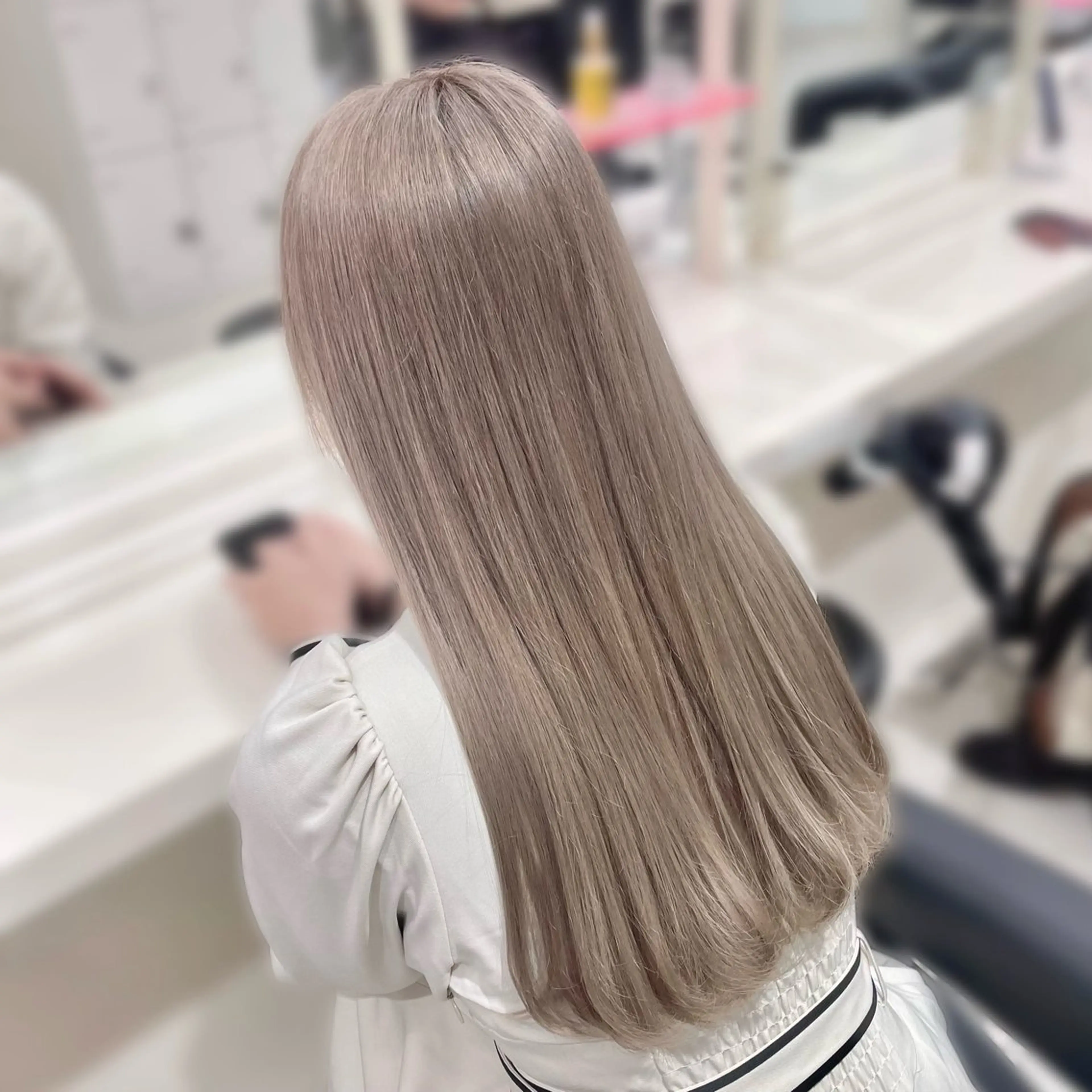 ロング ヘアカラー 🎀淡めモテカラー WAKANA🎀のヘアスタイル