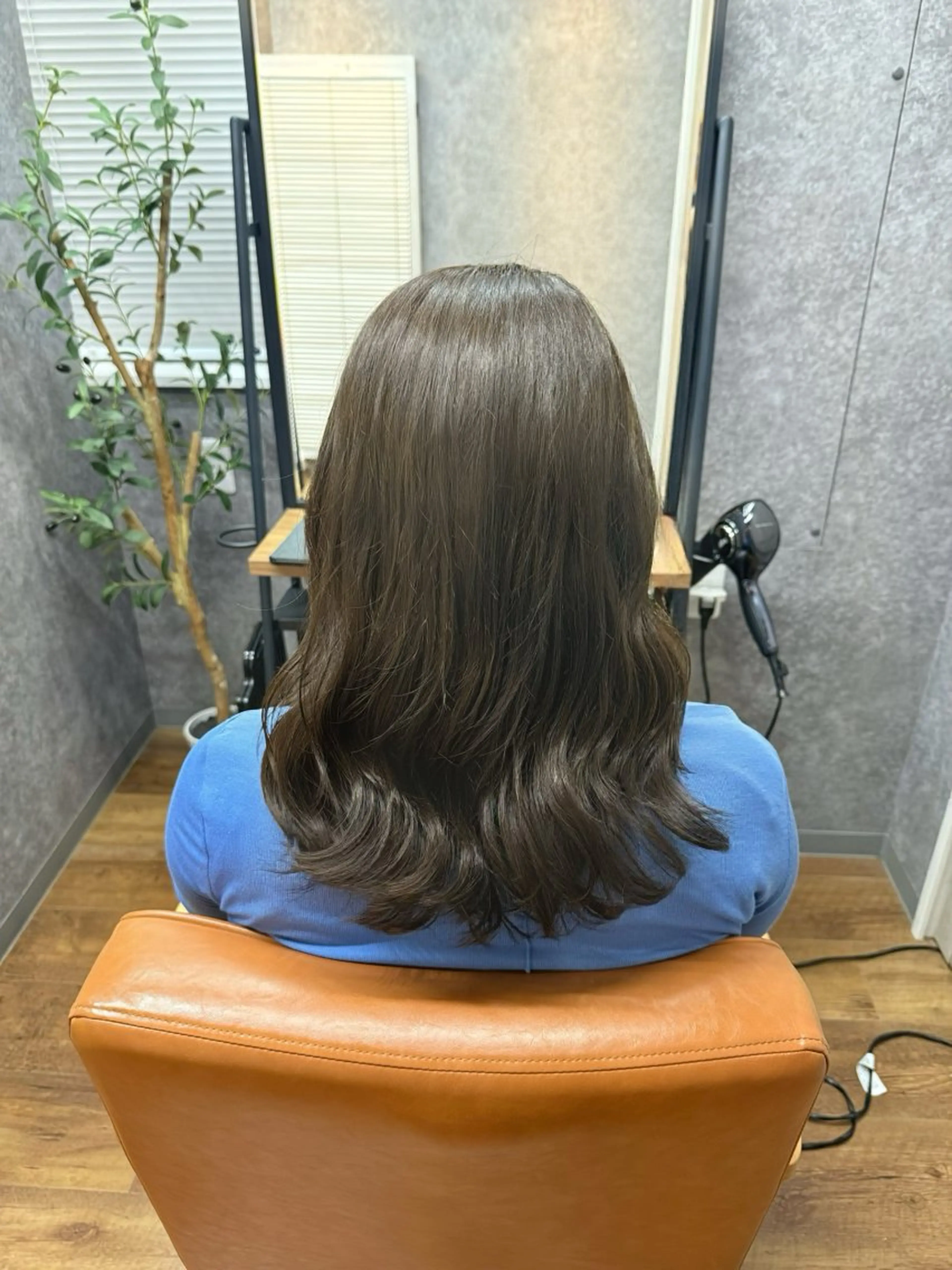 ミディアム カラー ベージュカラー オリーブベージュ ヘアカラー cocoa船橋🎀 naomiのヘアスタイル