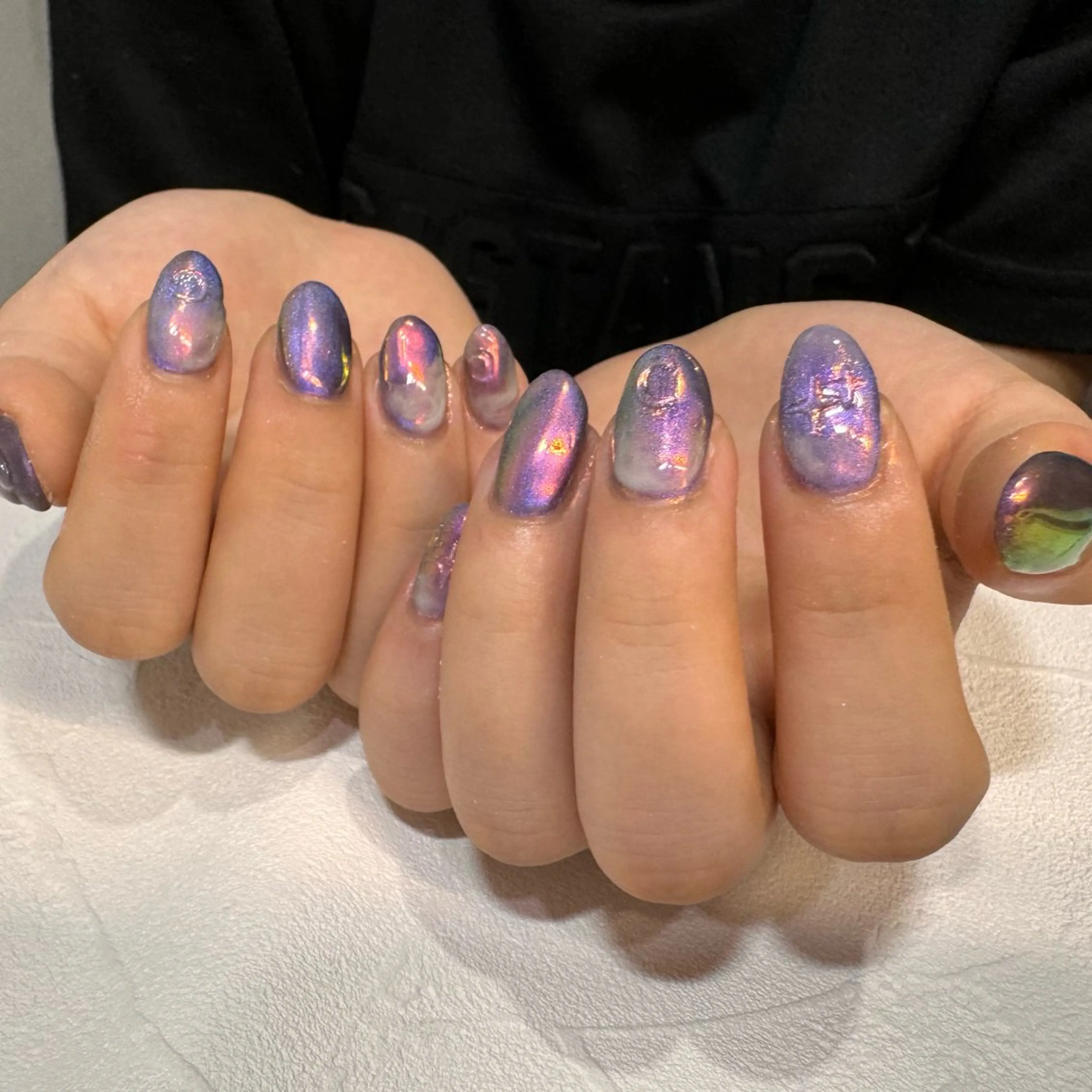 ネイル RIEKO🍒 ワンホン♡推しネイルのネイルデザイン