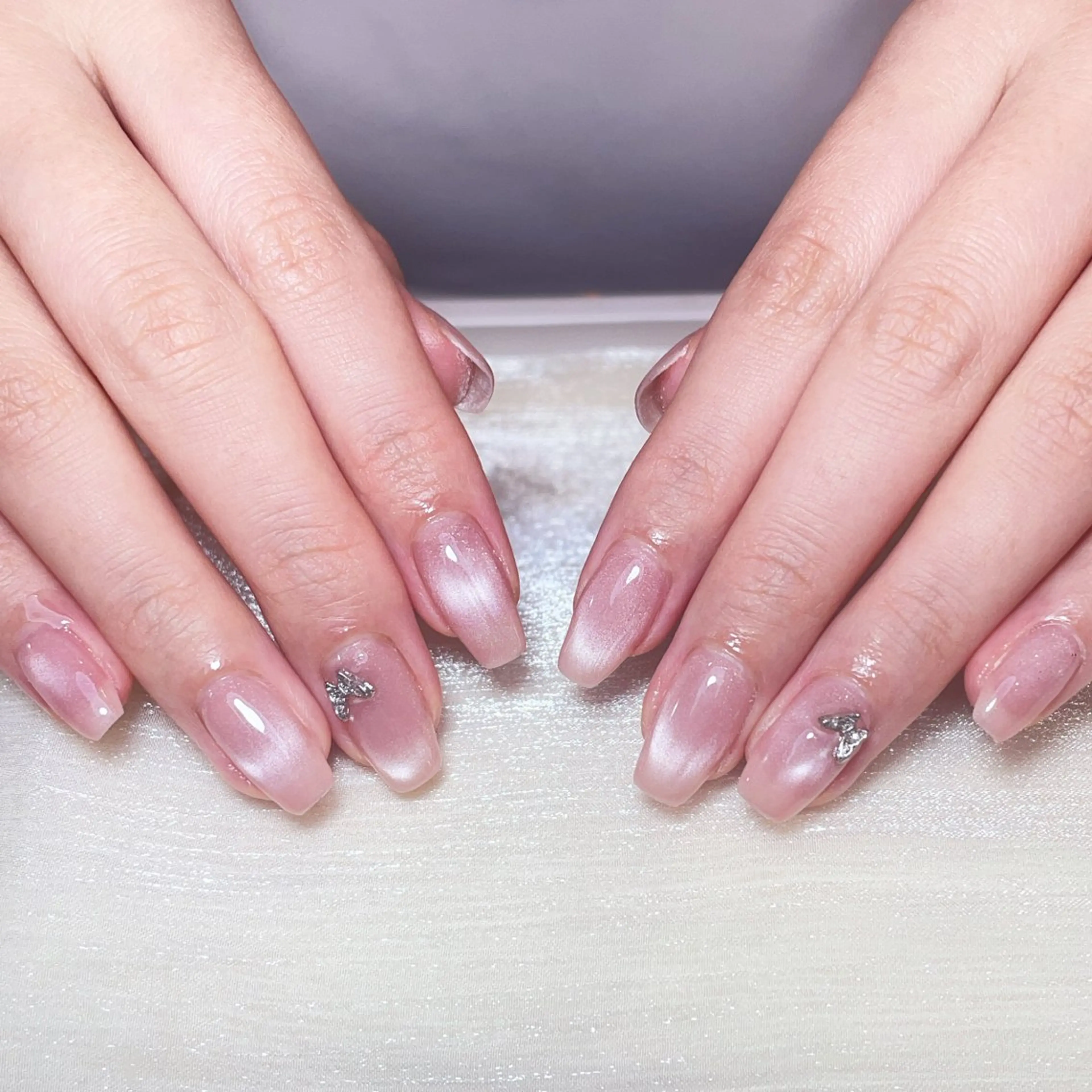 ネイル アートネイル オーロラネイル ガーリー キラキラネイル 韓国ネイル ハンドネイル ハンドケア DEMAIN- 🌸のネイルデザイン