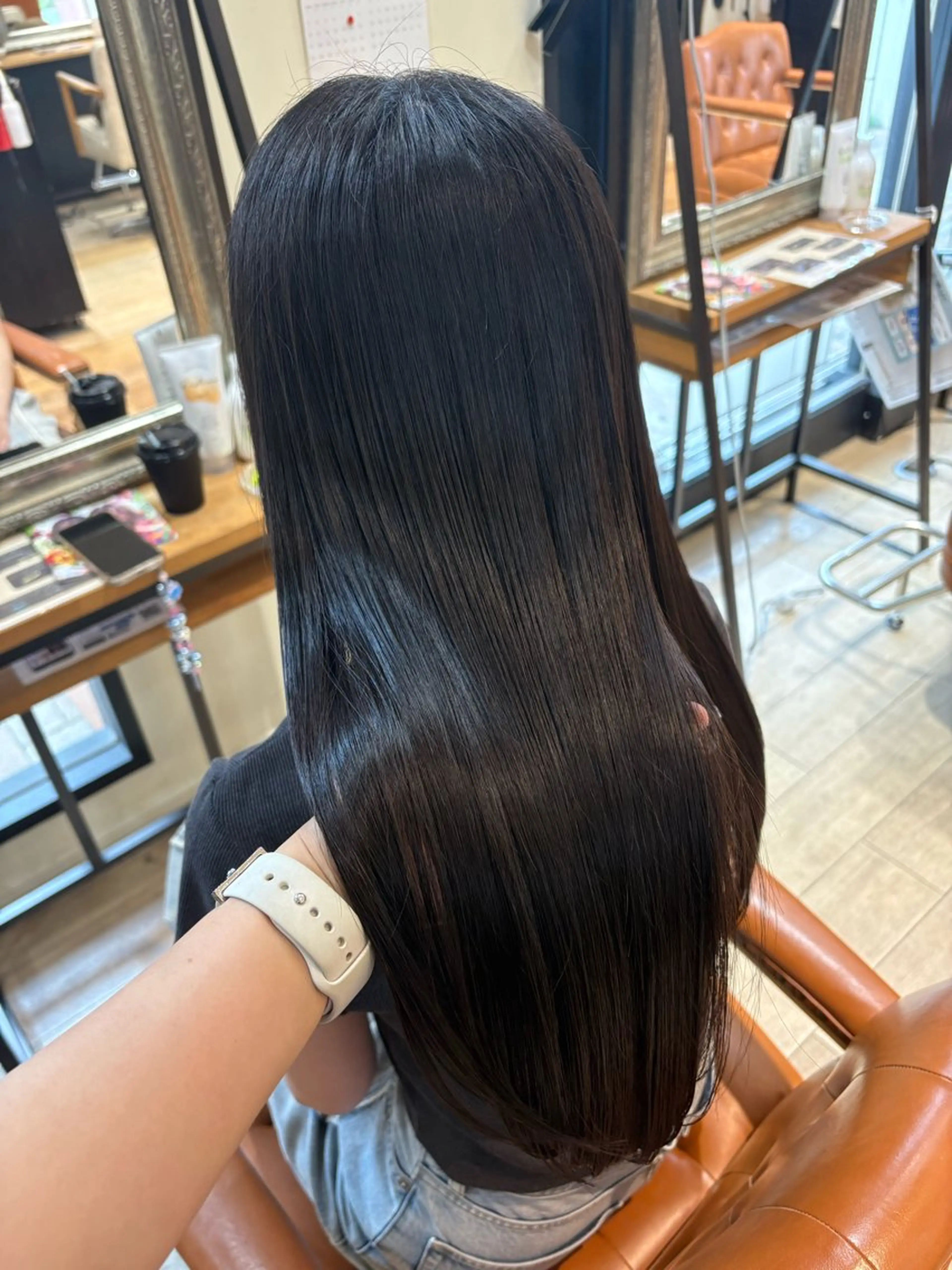 カラー ヘアカラー トリートメント しおり🍬 KOKORO🤍のヘアスタイル