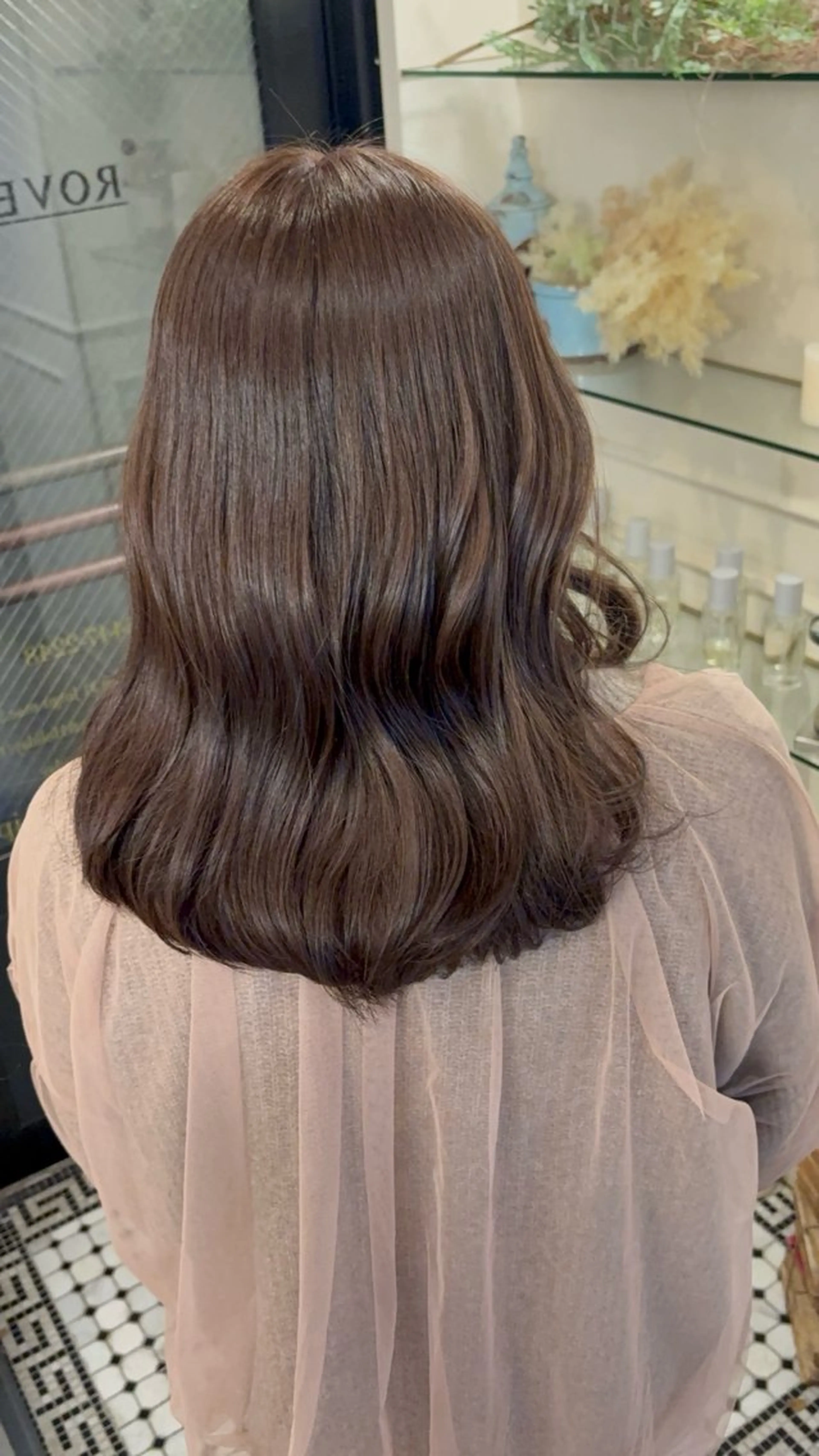 セミロング カラー ROVER所属・Konomura Neneのヘアスタイル