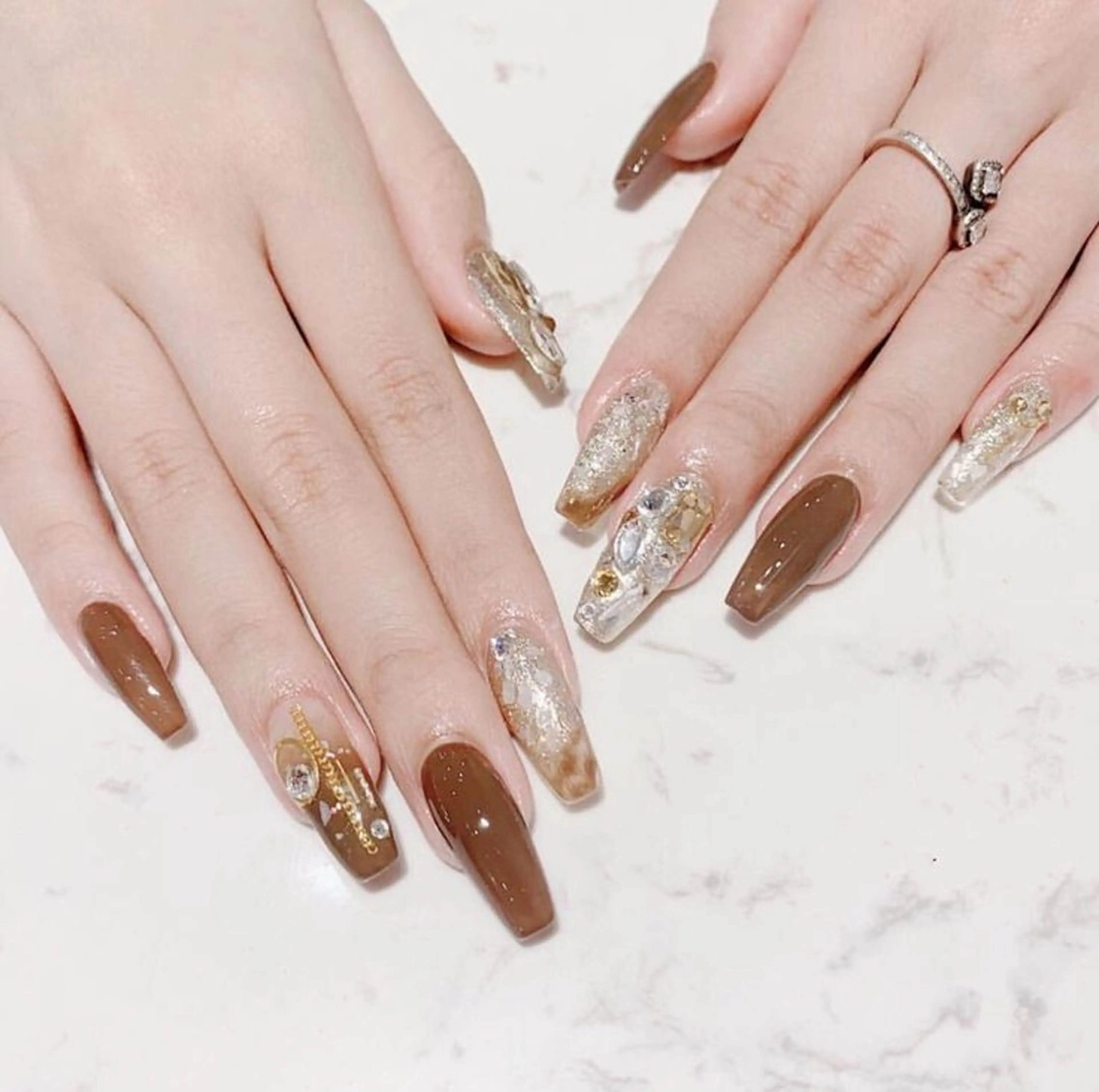 ネイル 長さ出し フレンチネイル グラデーション マグネットネイル オフィスネイル ハンドネイル Lily Lily のネイルデザイン