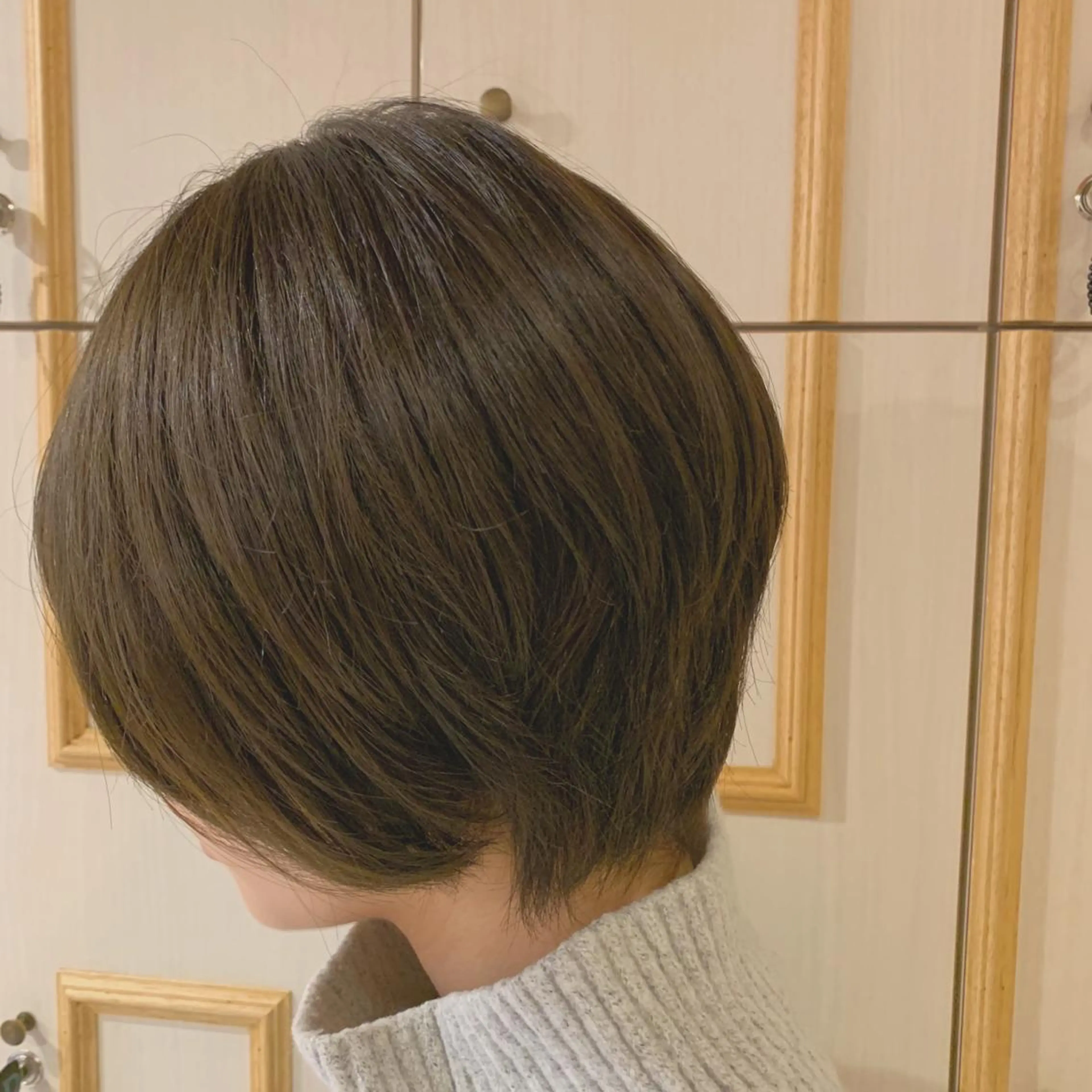 ショート アッシュ 切りっぱなしボブ ソノキユウカのヘアスタイル