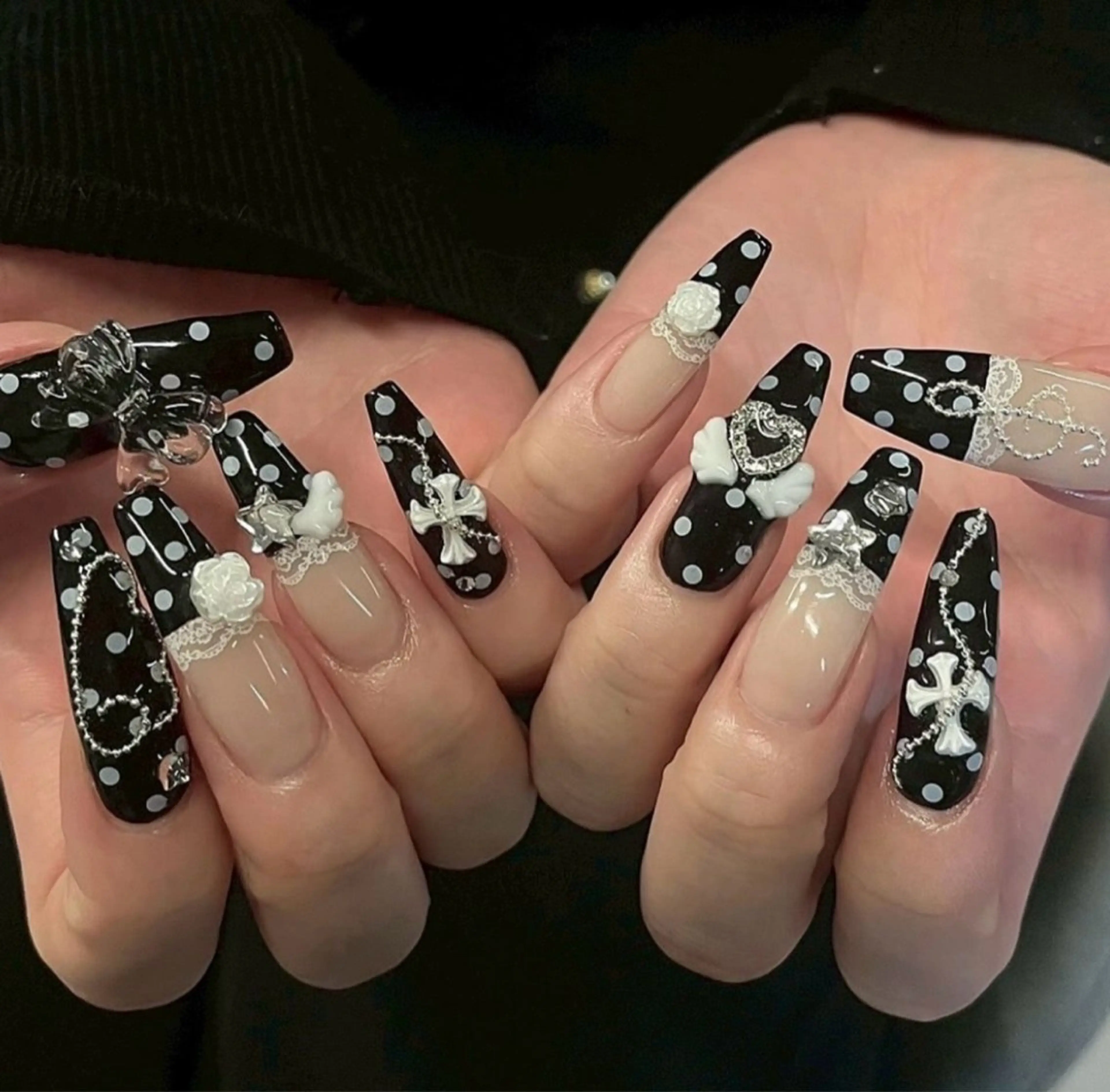 ロング ハンドネイル ハンドケア Pio Mielのネイルデザイン