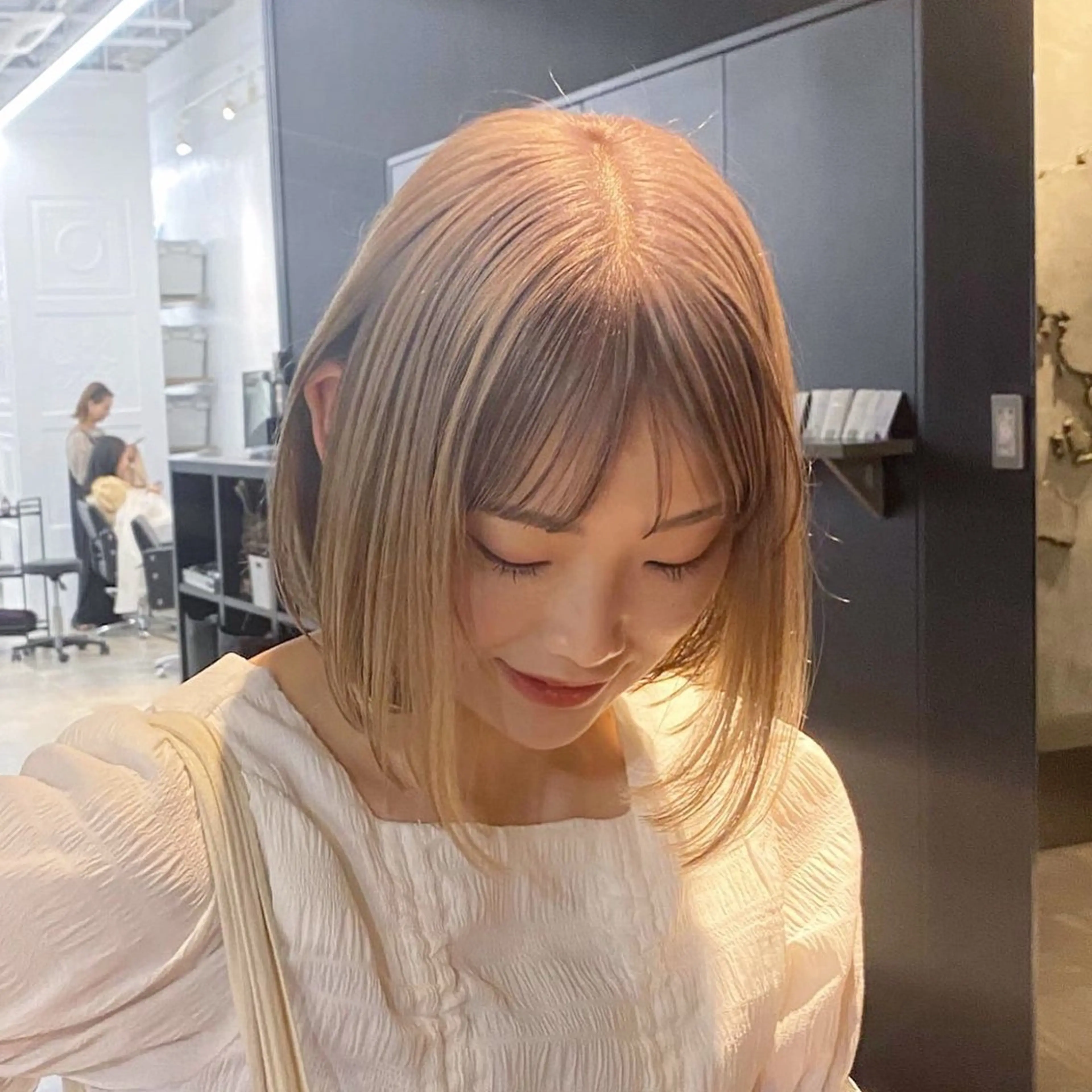 ショート カラー レイヤー/ボブ/透明 感カラー/佐藤奈由のヘアスタイル