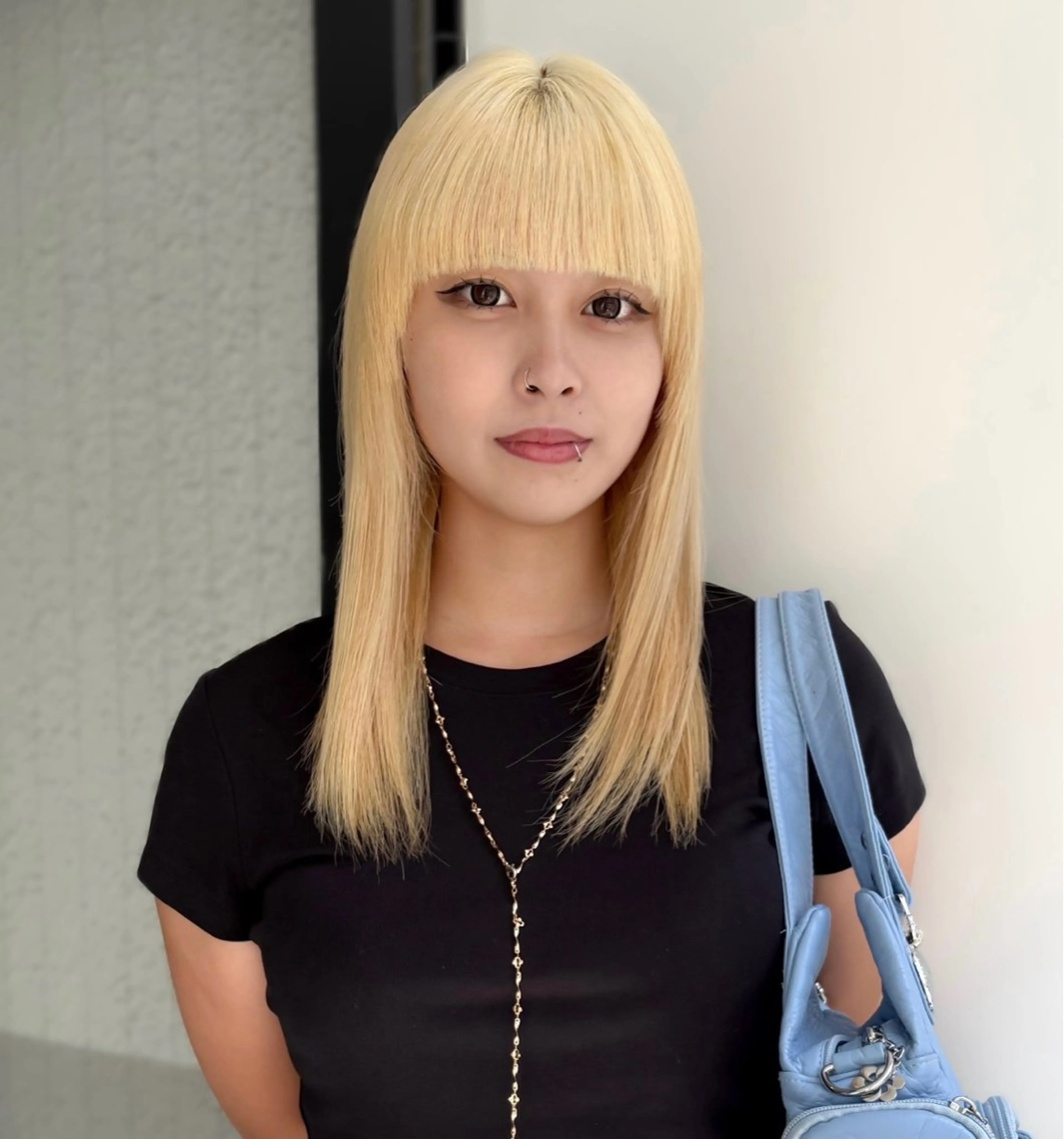 セミロング カラー 抜きっぱなしブロンド ブロンド ホワイトブロンド ヘアカラー 艶ハイトーン/ 輝保🤍✨のヘアスタイル