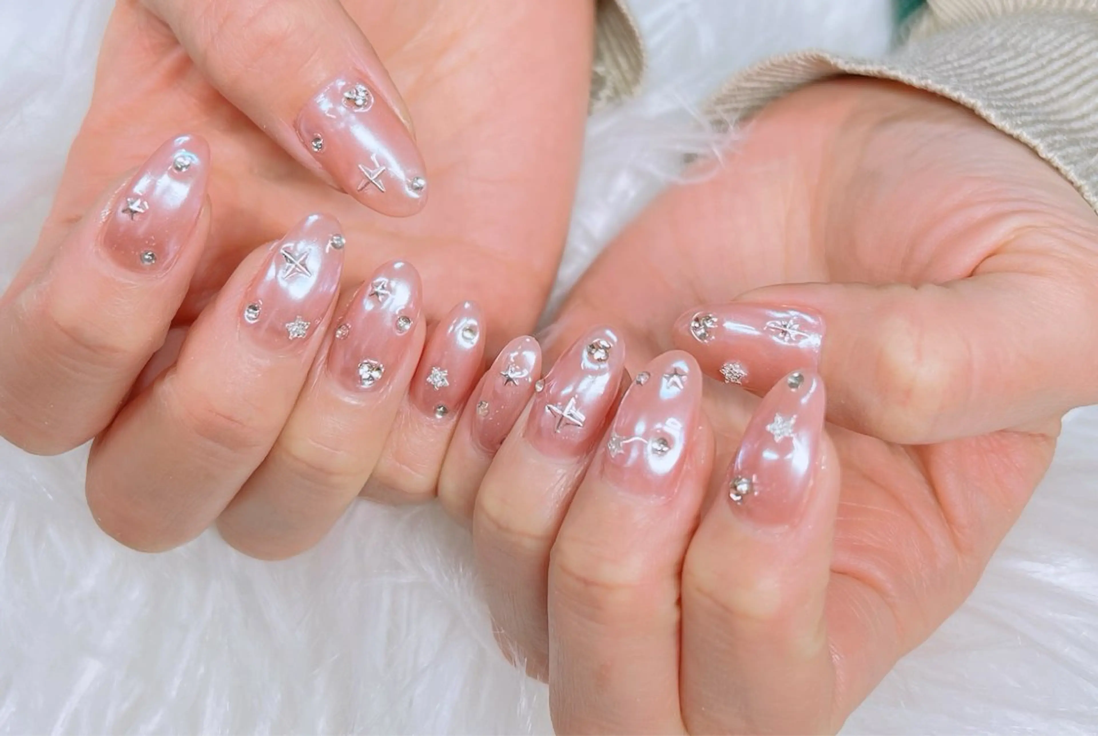 ネイル フレンチネイル キラキラネイル 韓国ネイル マグネットネイル ミラーネイル ハンドネイル Lee _nailのネイルデザイン