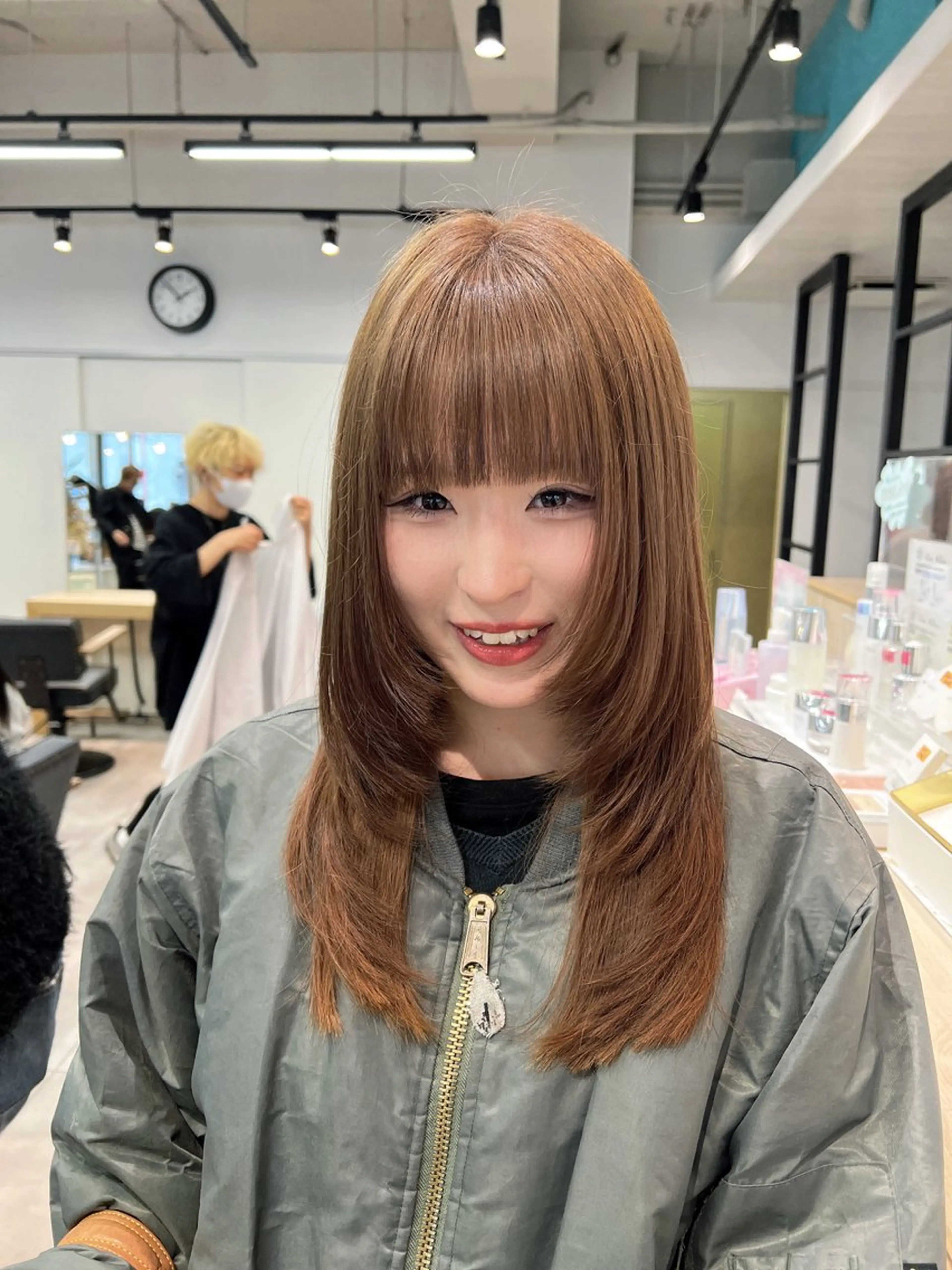 セミロング カット 🌞レイヤー×カラー 前川那津美🌞のヘアスタイル