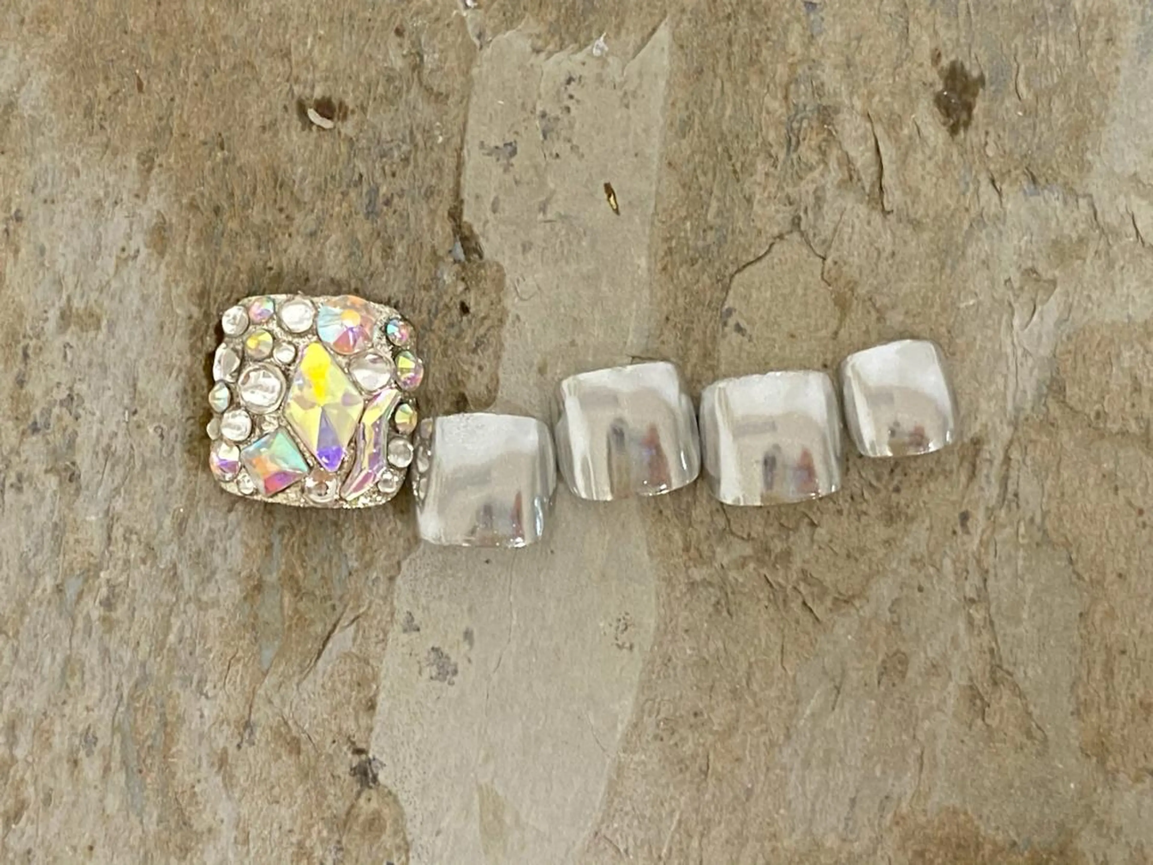 ネイル フットネイル ストーンネイル MOMO nailのネイルデザイン