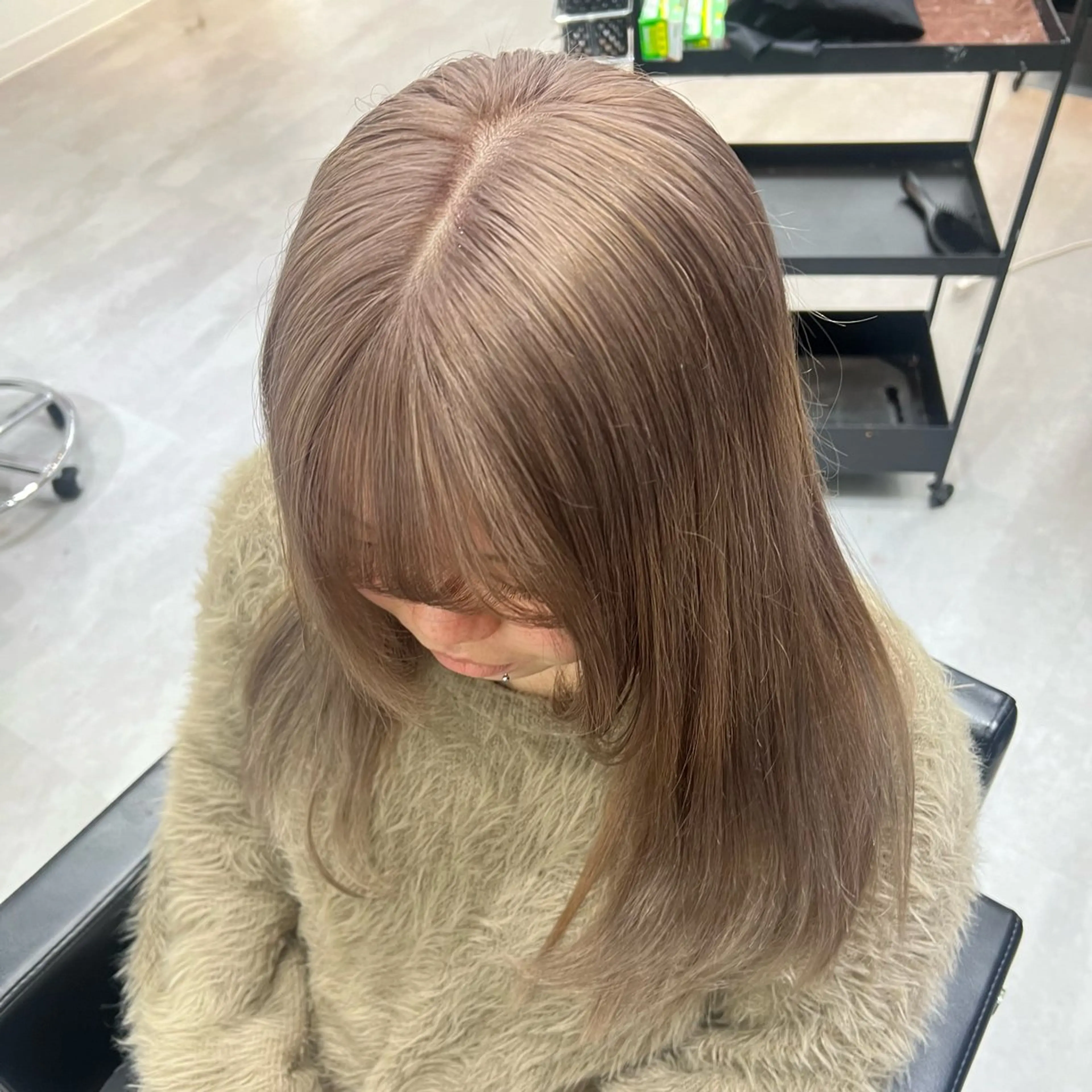 セミロング カラー ベージュカラー ブリーチ 透明感カラー デザインカラー ダブルカラー いろあそび所属・ショート/ウルフ カットモデル募集のヘアスタイル