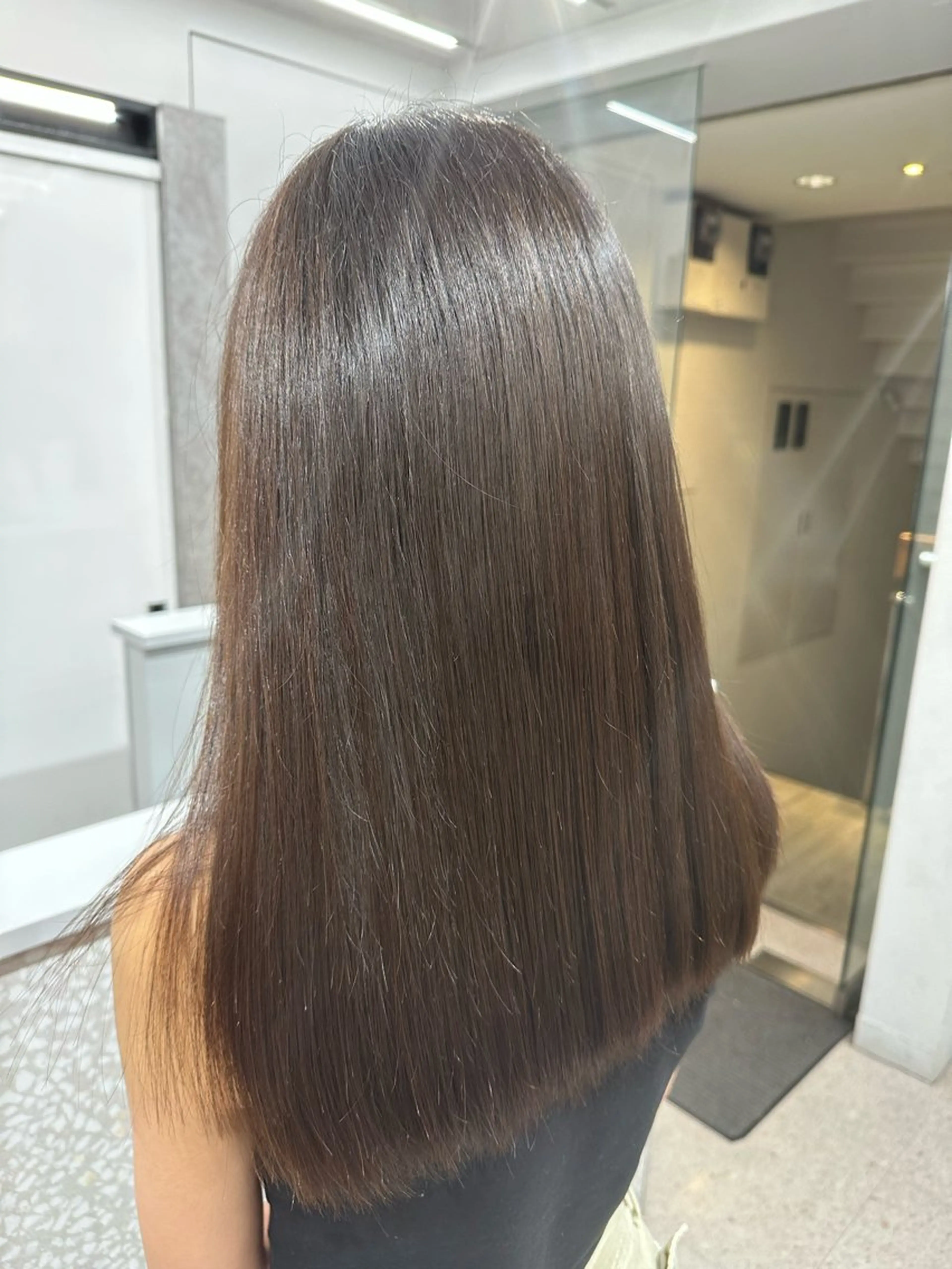 セミロング 🖤🤍石川 アイリ🤍🖤のネイルデザイン