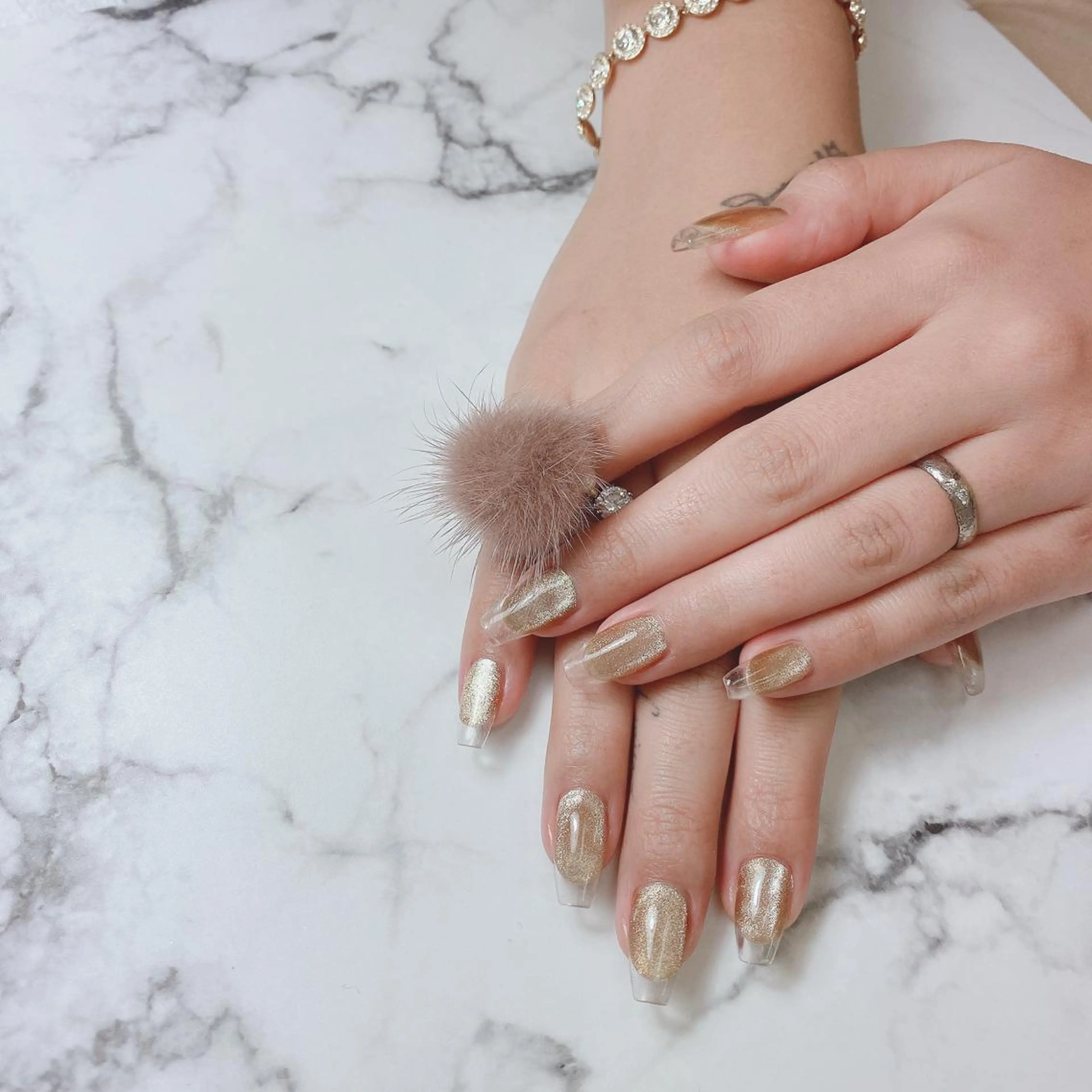 ミディアム ネイル 石原 夕華のネイルデザイン