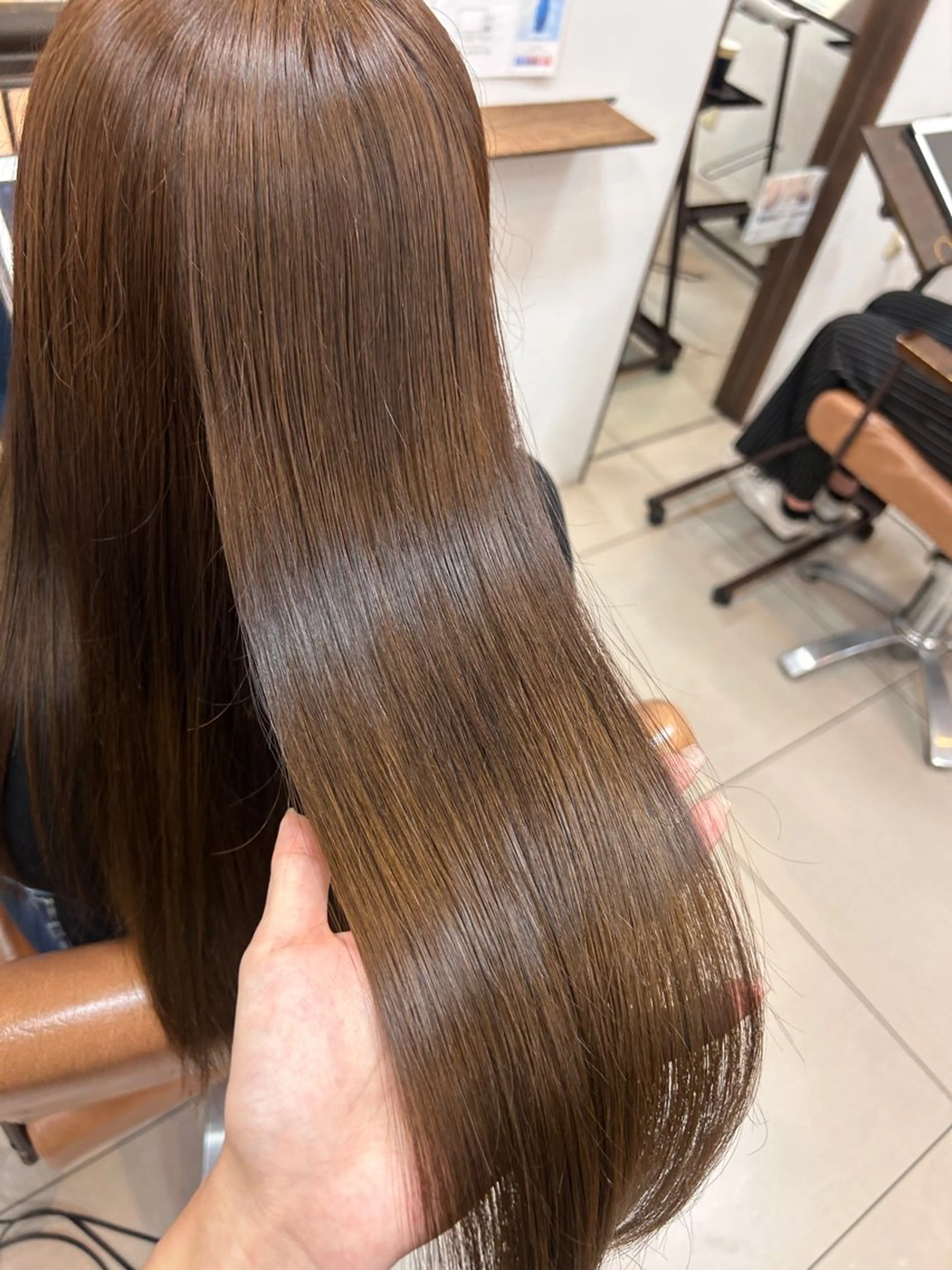 ロング カラー ブラウンカラー ヘアカラー トリートメント 阪田 真奈未のヘアスタイル