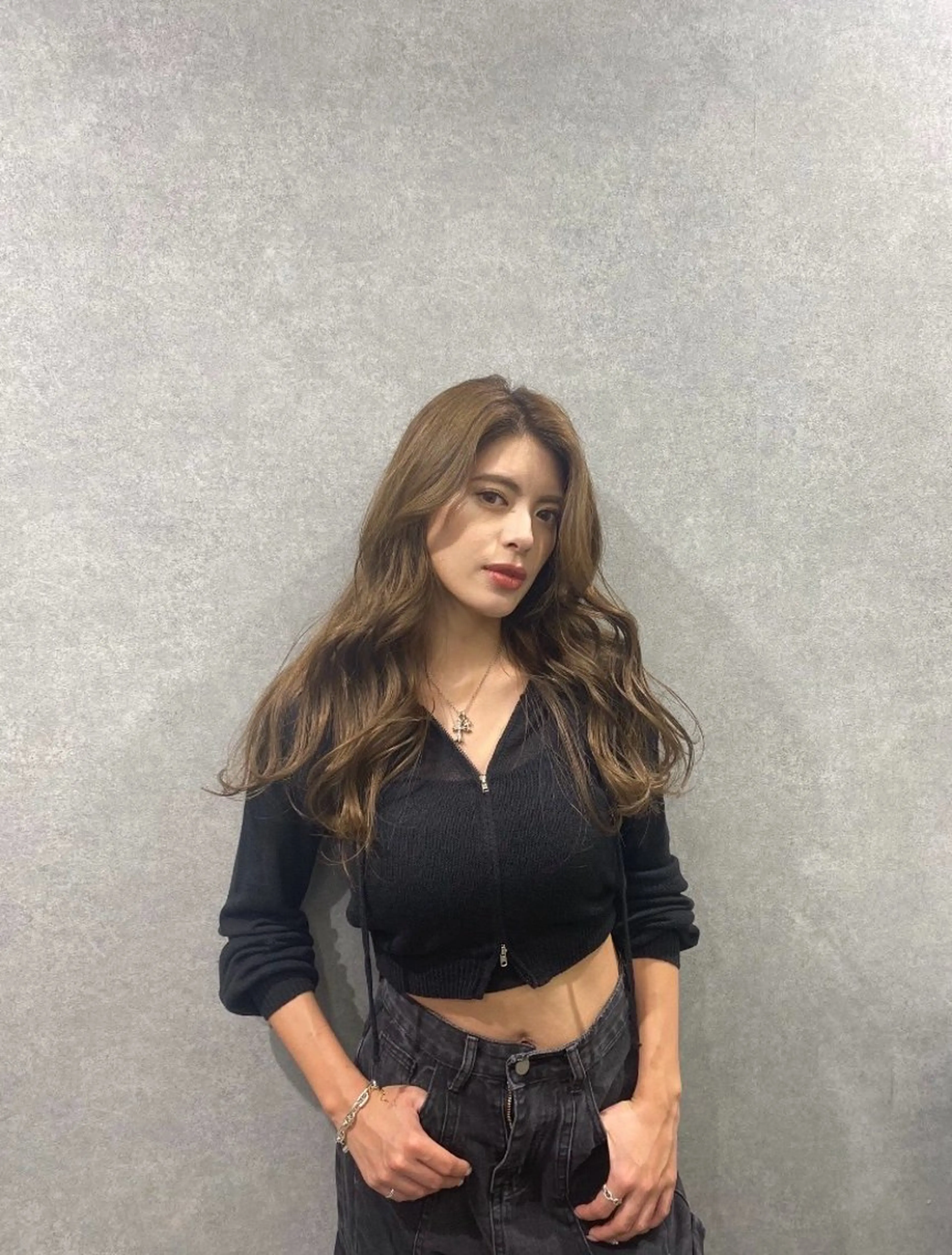 ロング 服部 真希のヘアスタイル