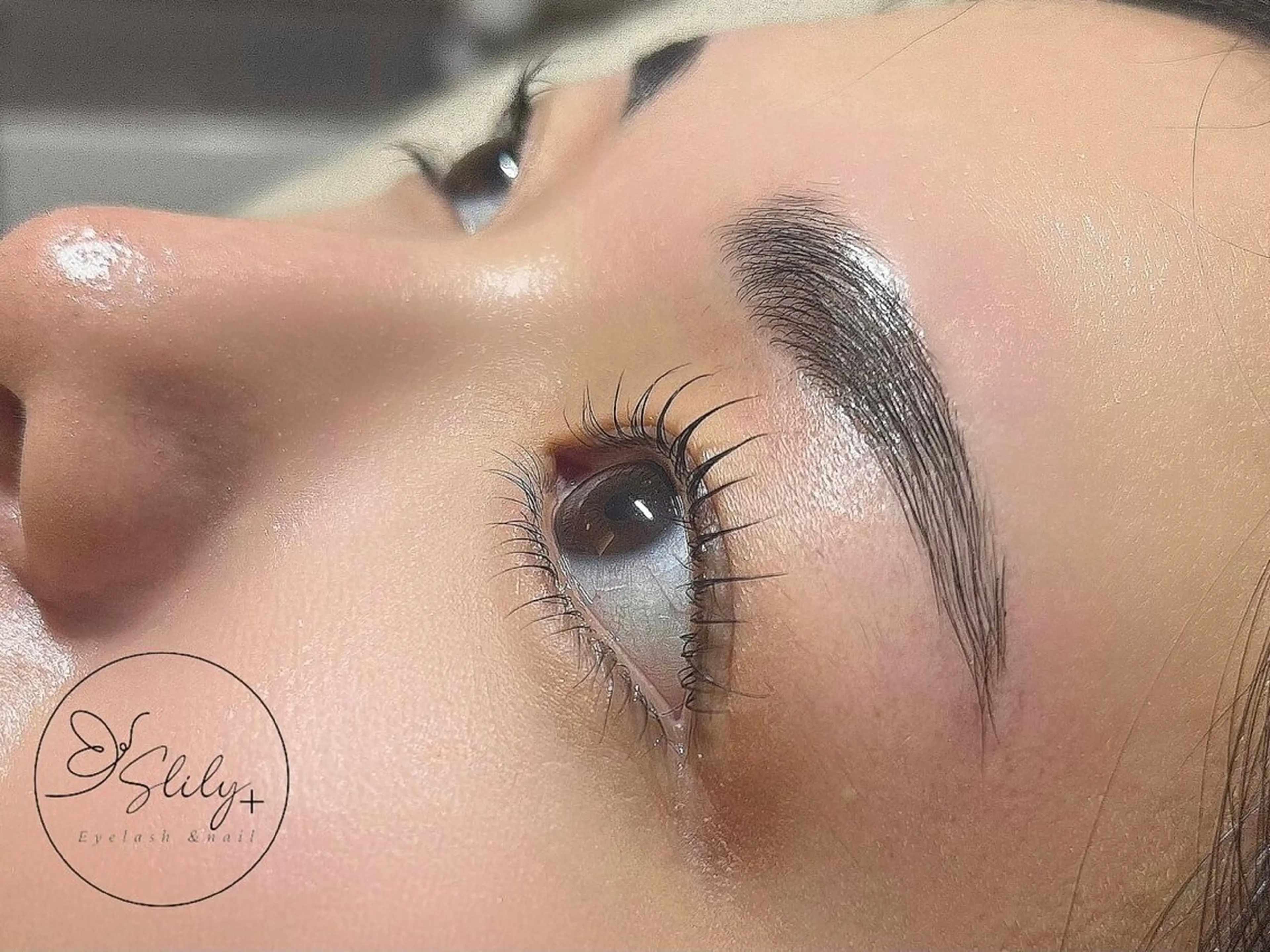 アイブロウ SLily + 【エスリリープラス】のマツエク・マツパデザイン
