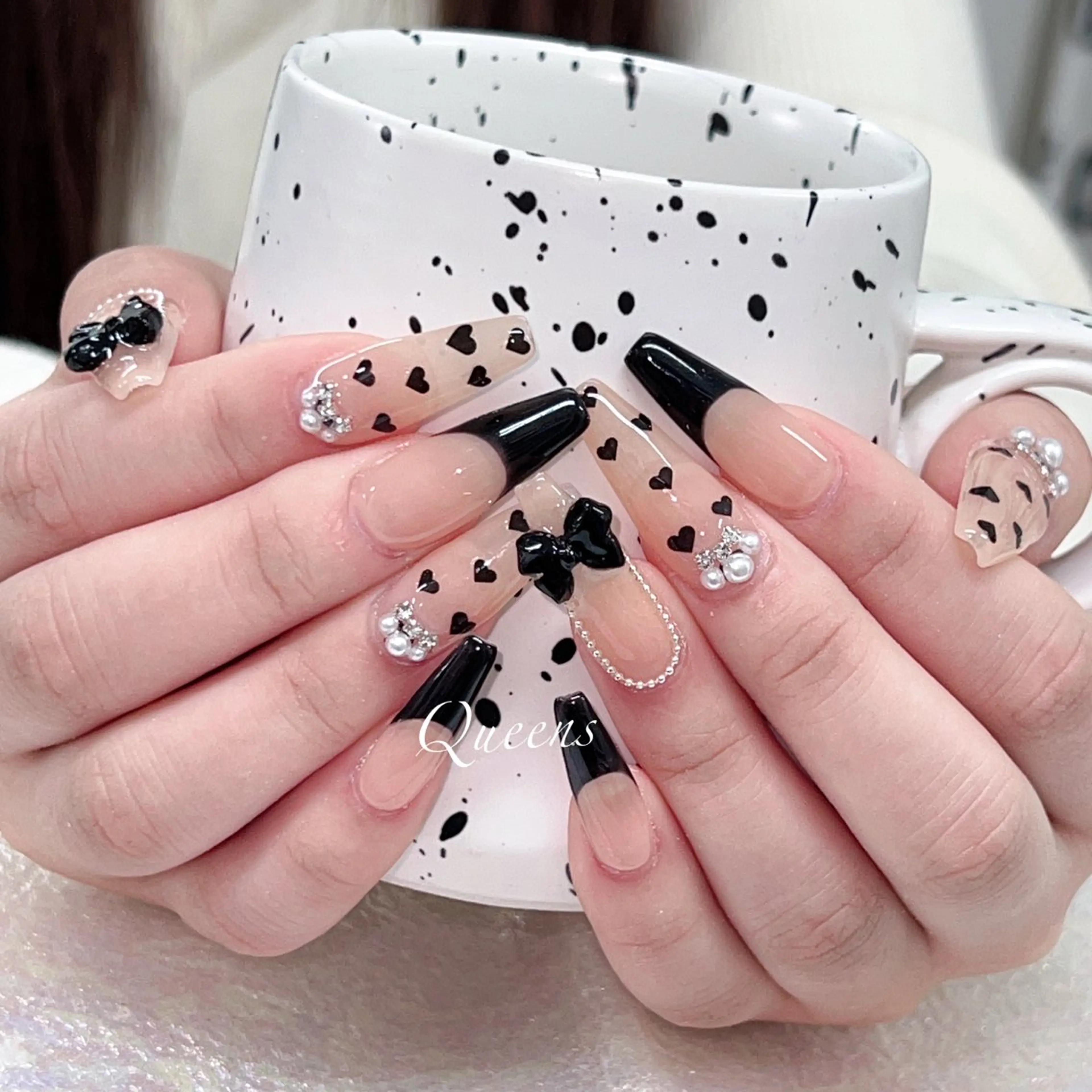 ネイル ハンドネイル Queens テイのネイルデザイン