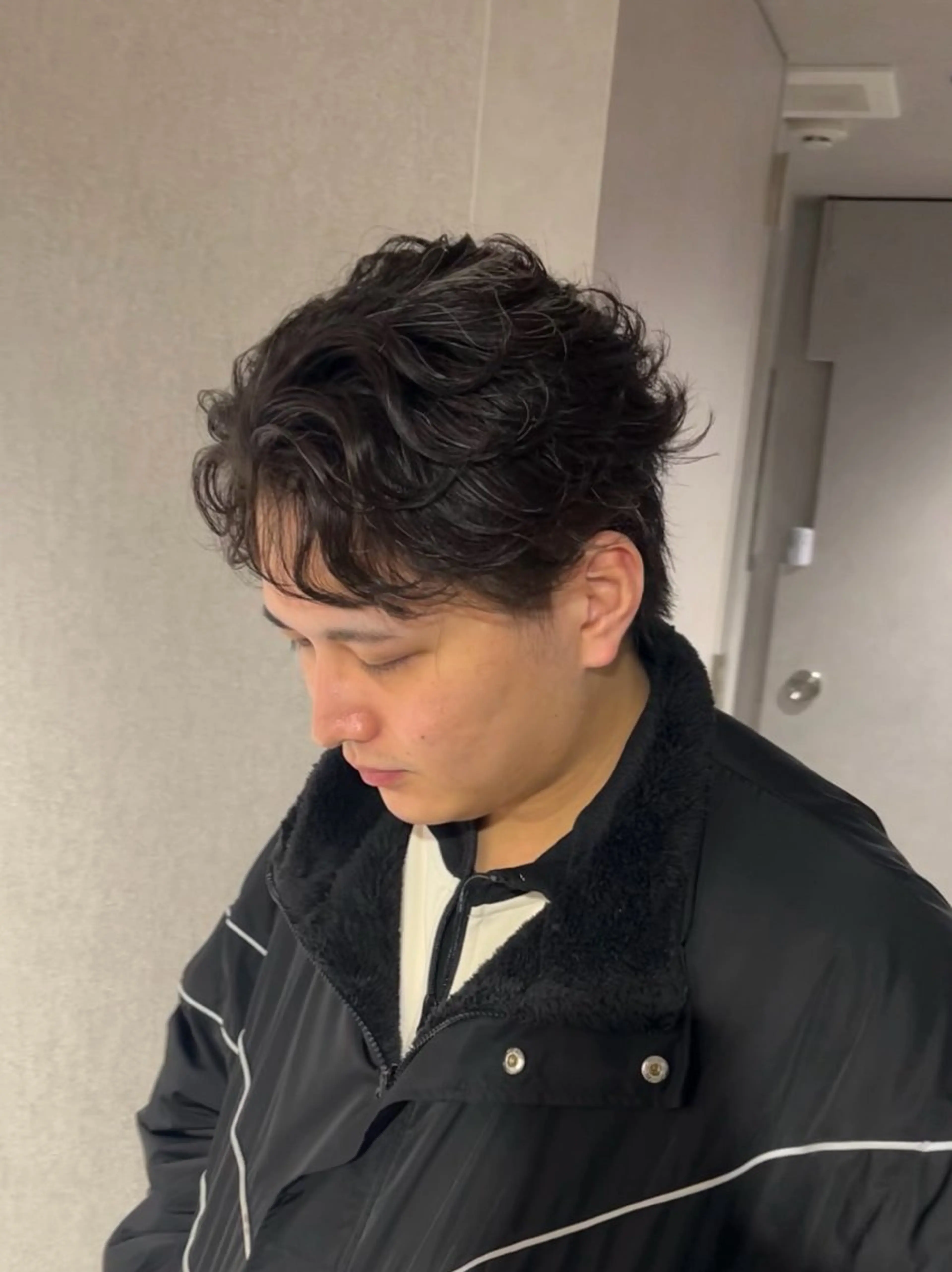 ショート カラー パーマ メンズ カット パーマ 【シャドウパーマ センターパート】義心のヘアスタイル