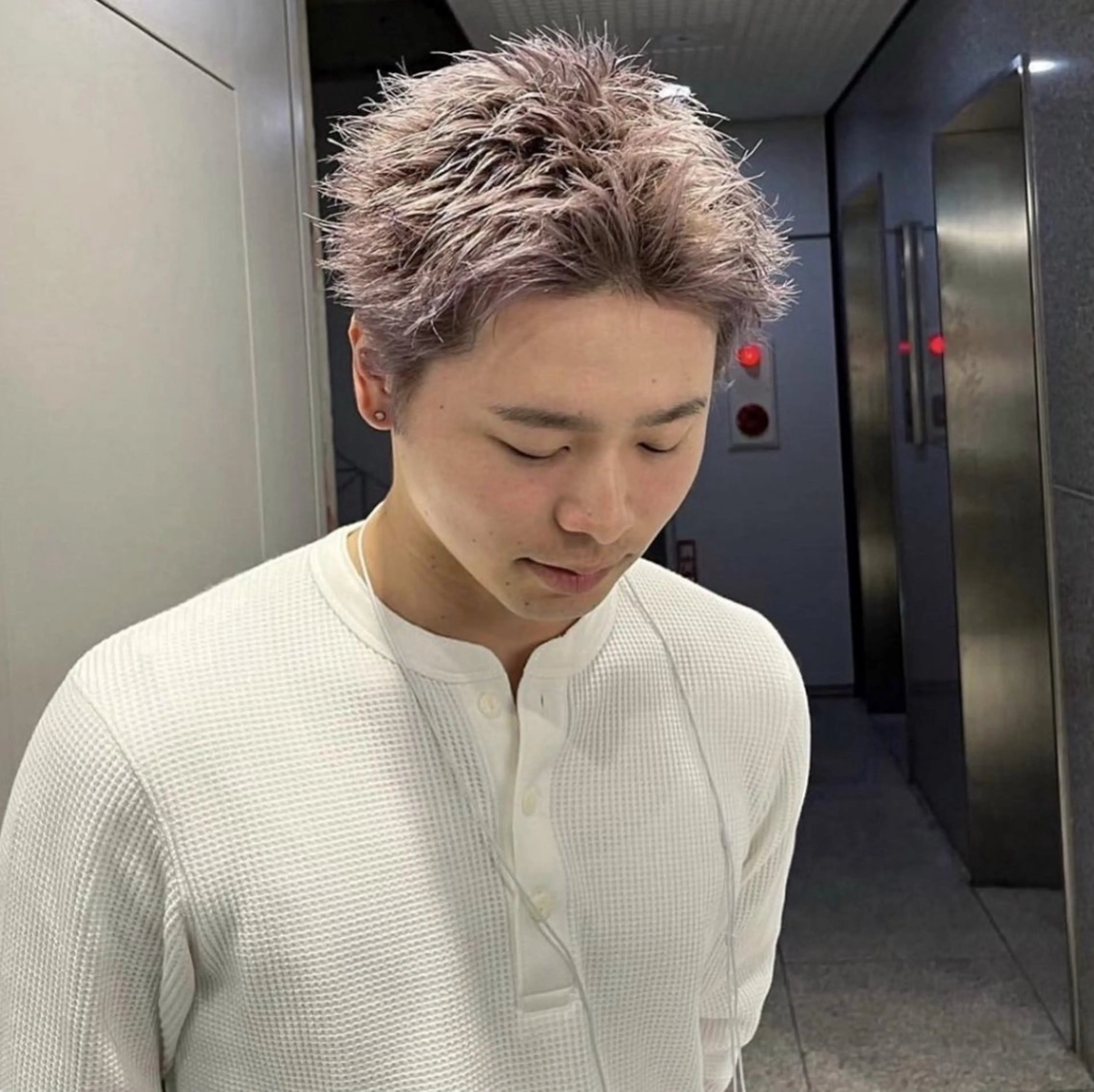 ショート カラー パーマ メンズ ブロンド パープルカラー カット ヘアカラー 🔥メンズ 特化🔥菊水皐暉🔥のヘアスタイル