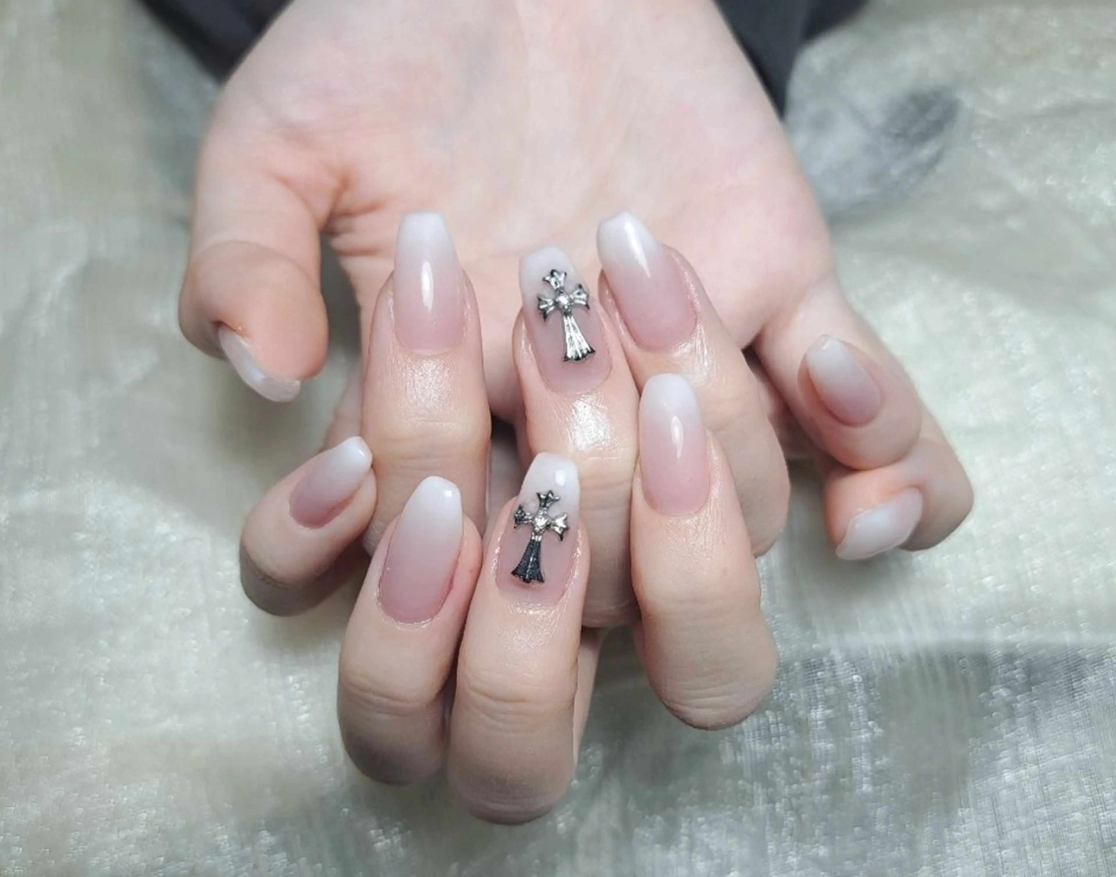 ネイル グラデーション ワンカラーネイル ハンドネイル ミドリ所属・中村 清香のネイルデザイン