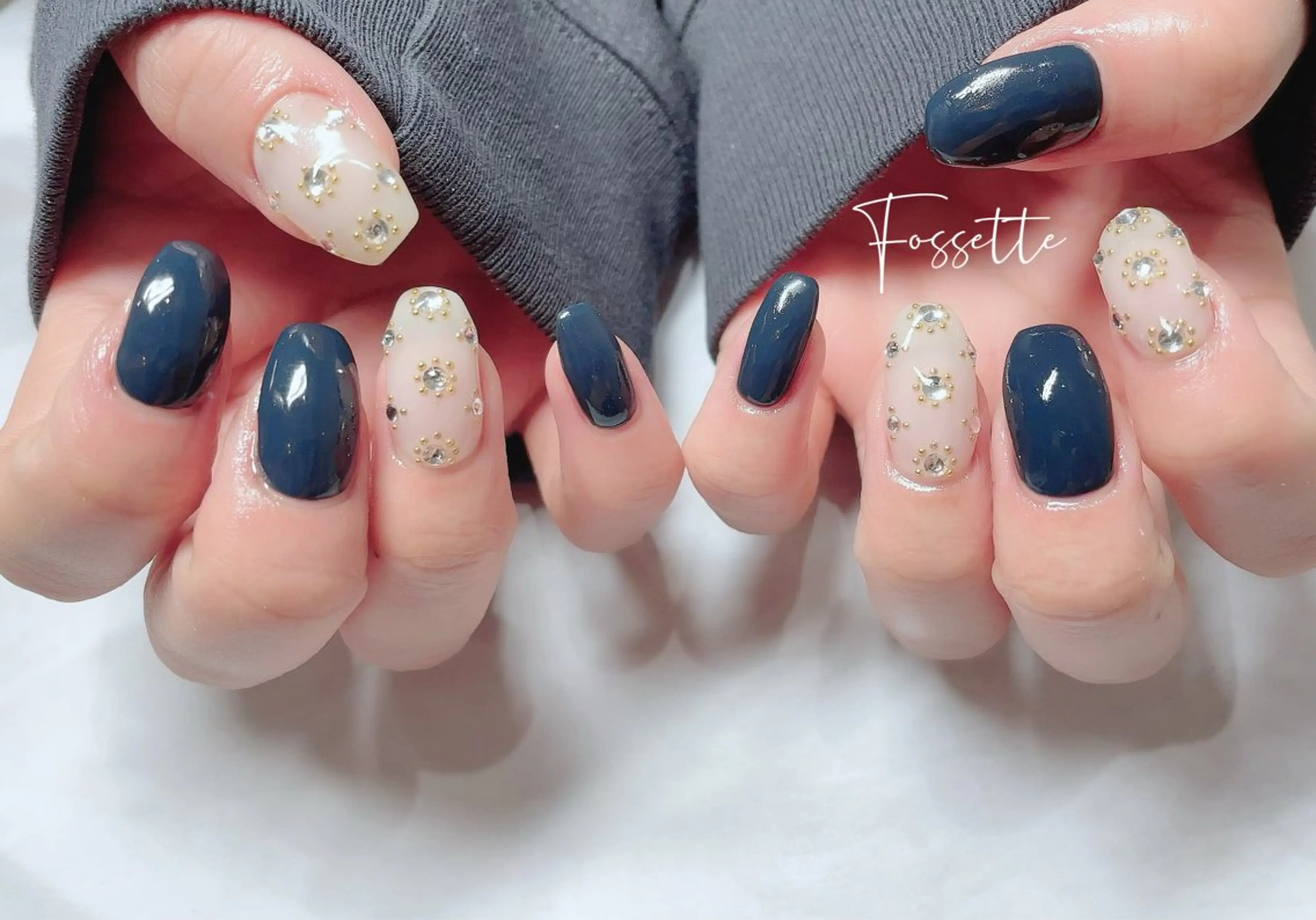 ネイル キラキラネイル ネイビー ワンカラーネイル 冬ネイル nailsalon Fossetteのネイルデザイン