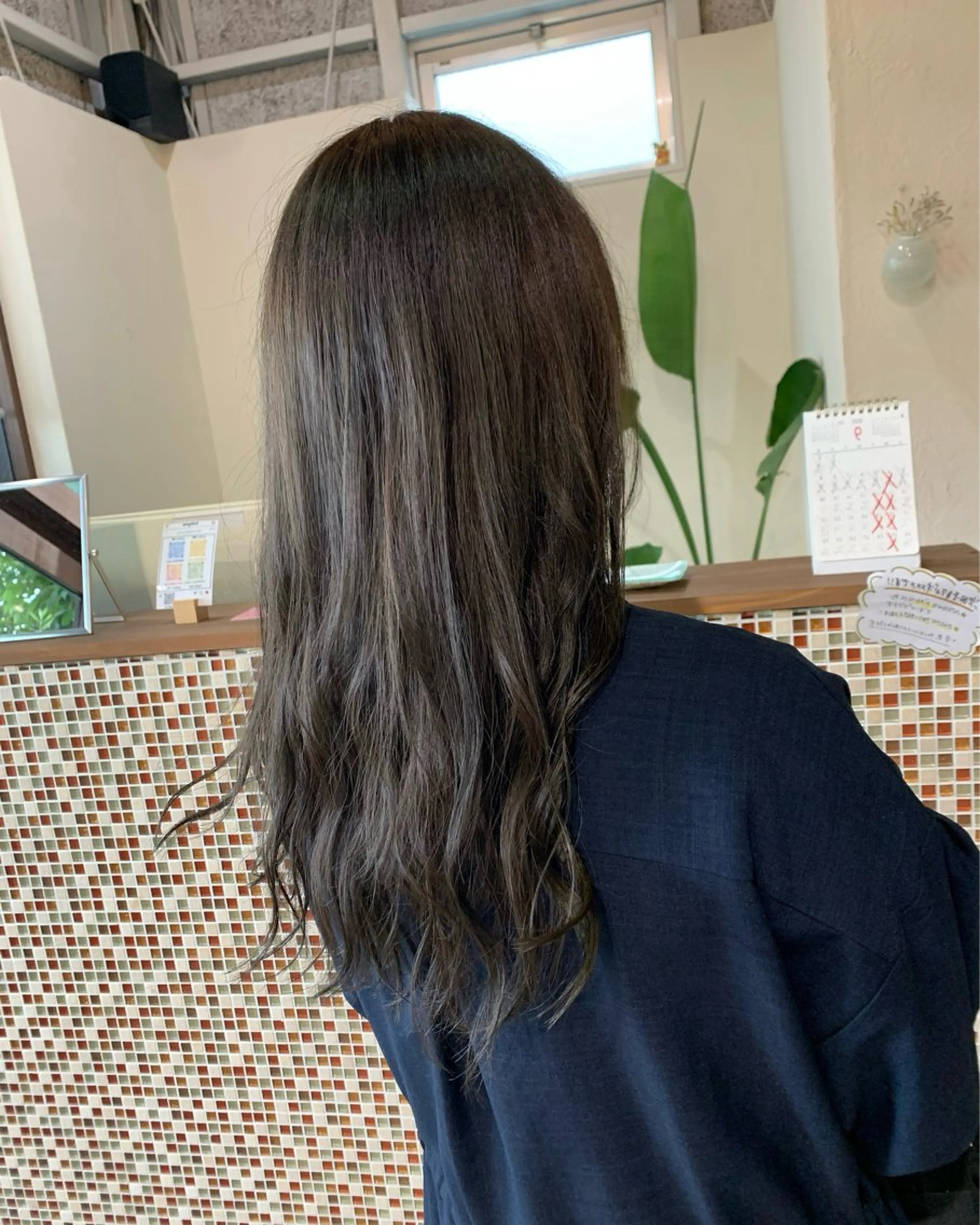 カラー アッシュ アッシュブラウン ブラウンカラー 礒谷 夏帆のヘアスタイル