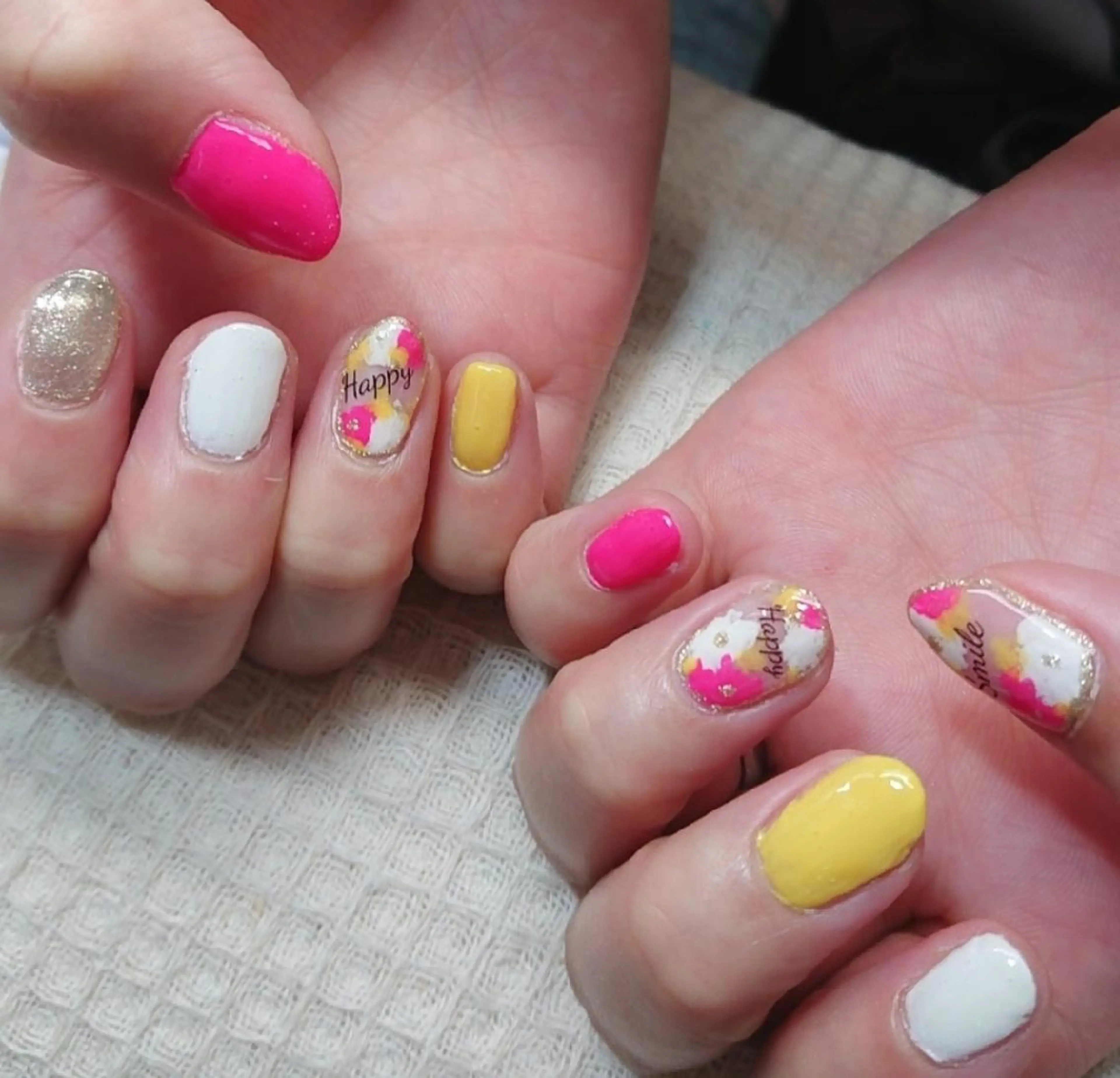 ミディアム プチネイル MIKIのネイルデザイン