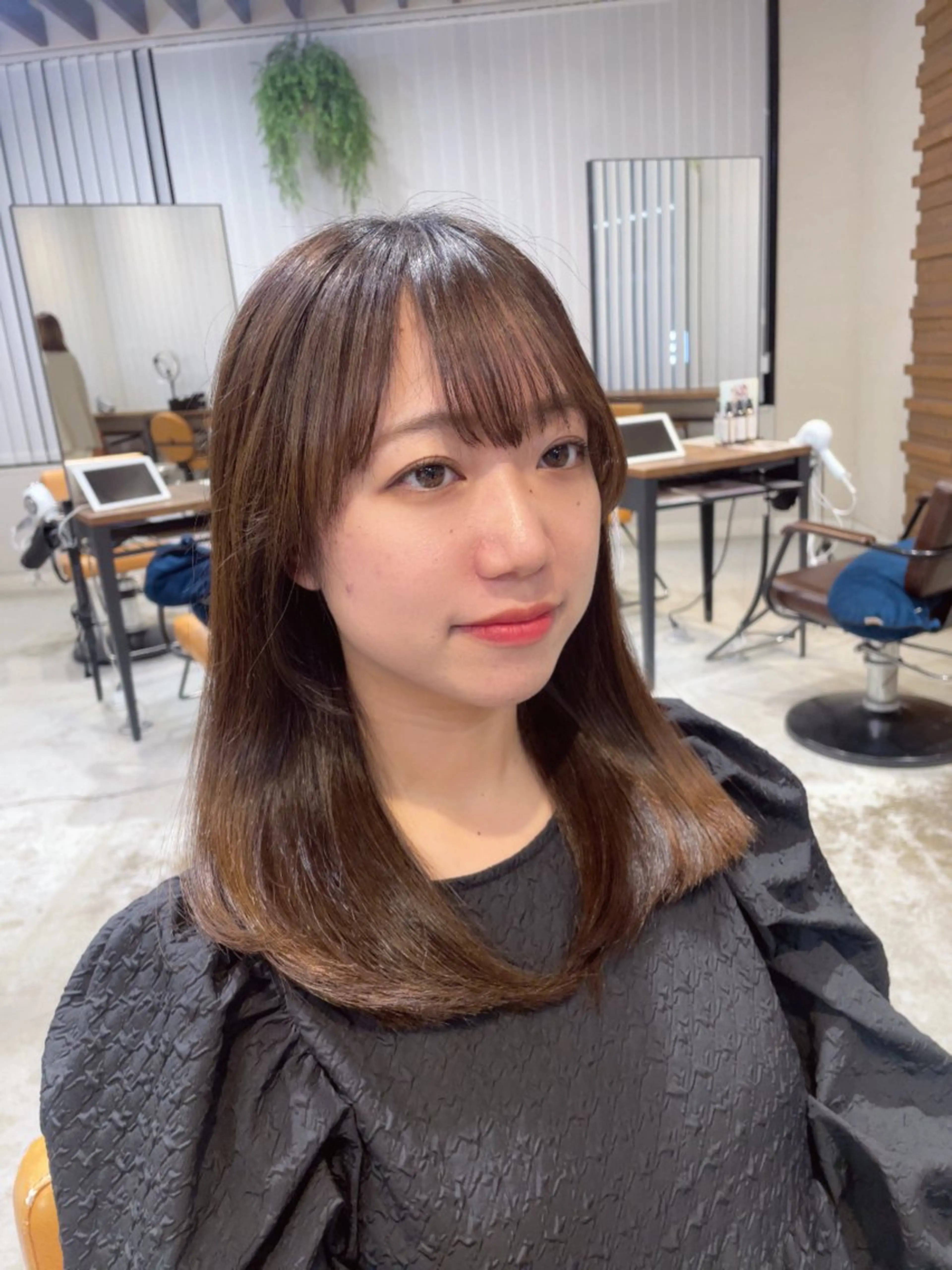 ミディアム 外ハネヘア EleRe 栄所属・はやしだ あおいのヘアスタイル